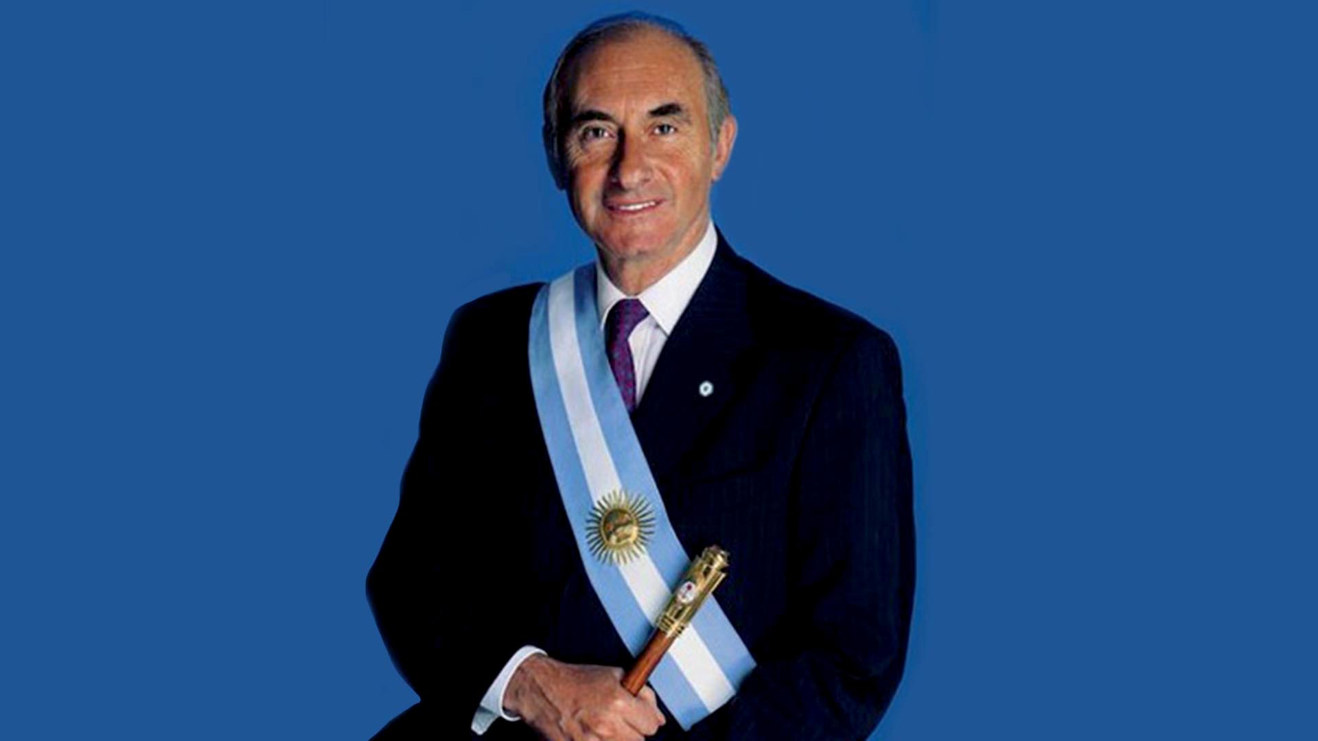 Fernando de la Rúa, presidente de la Nación. Asumió el 10 de diciembre de 1999, renunció dos años más tarde en medio de una profunda crisis política y económica. (Wikipedia)