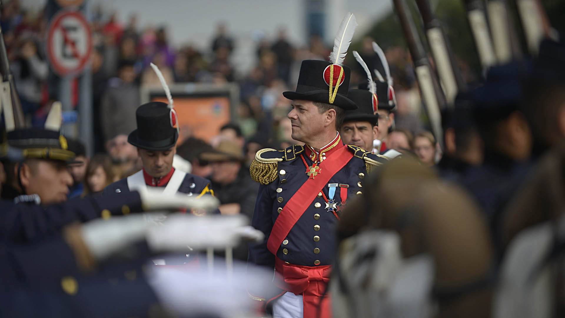 El desfile, que duró cerca de 5 horas, contó con un enorme despliegue de todas las Fuerzas Armadas