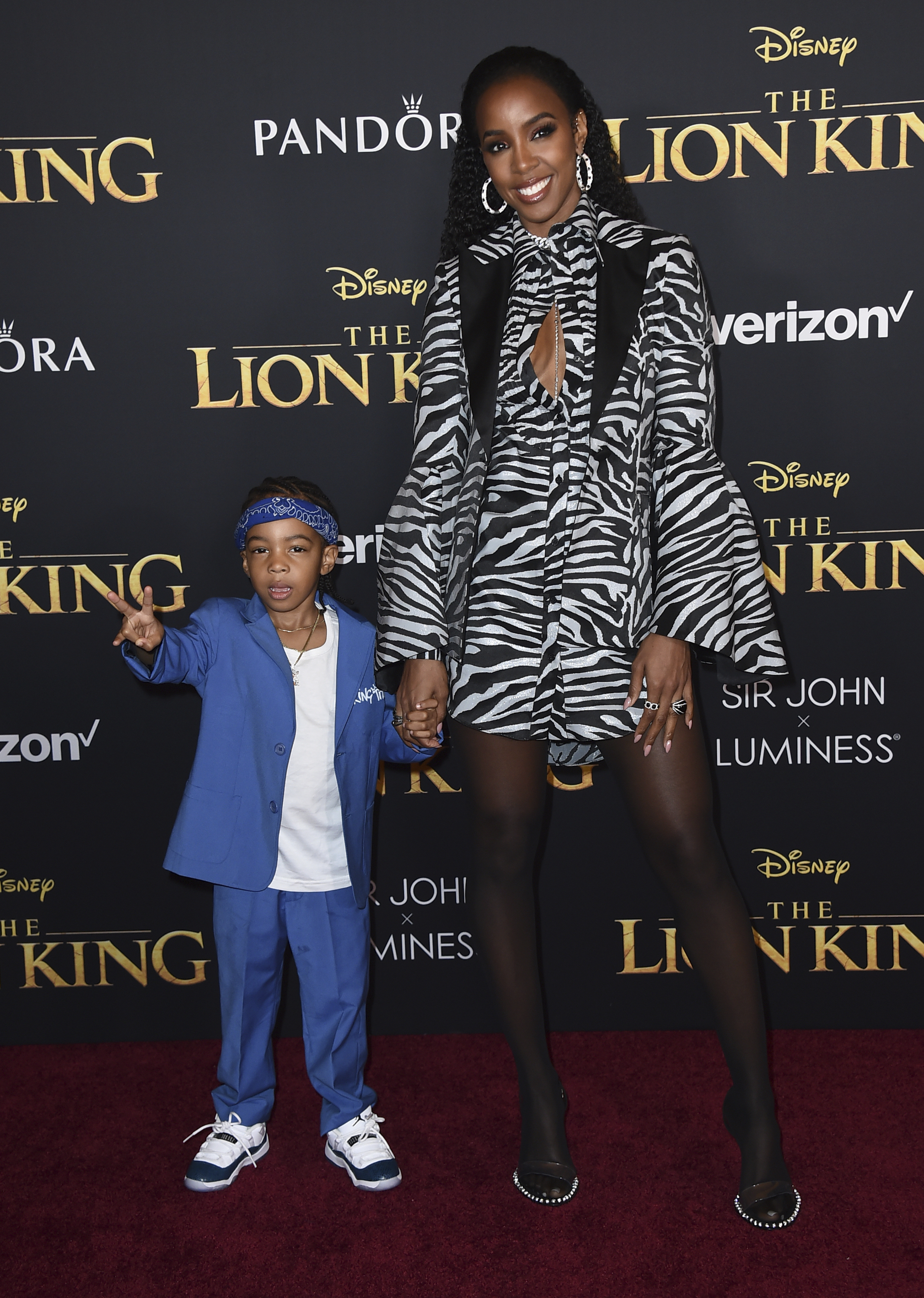 Kelly Rowland y su hijo Titan (Foto de Jordan Strauss/ Invision/ AP)