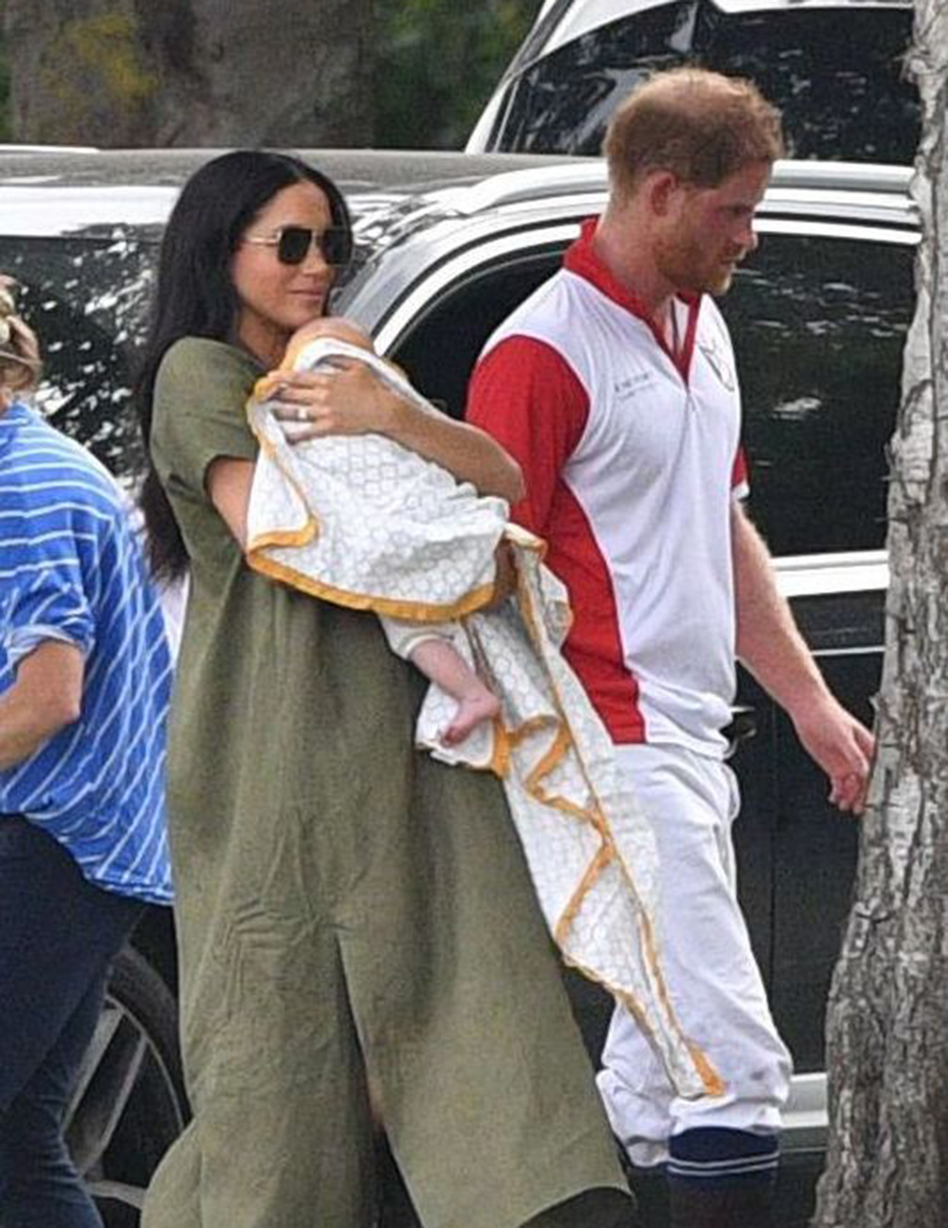 Meghan Markle y el príncipe Harry, junto con el pequeño Archie