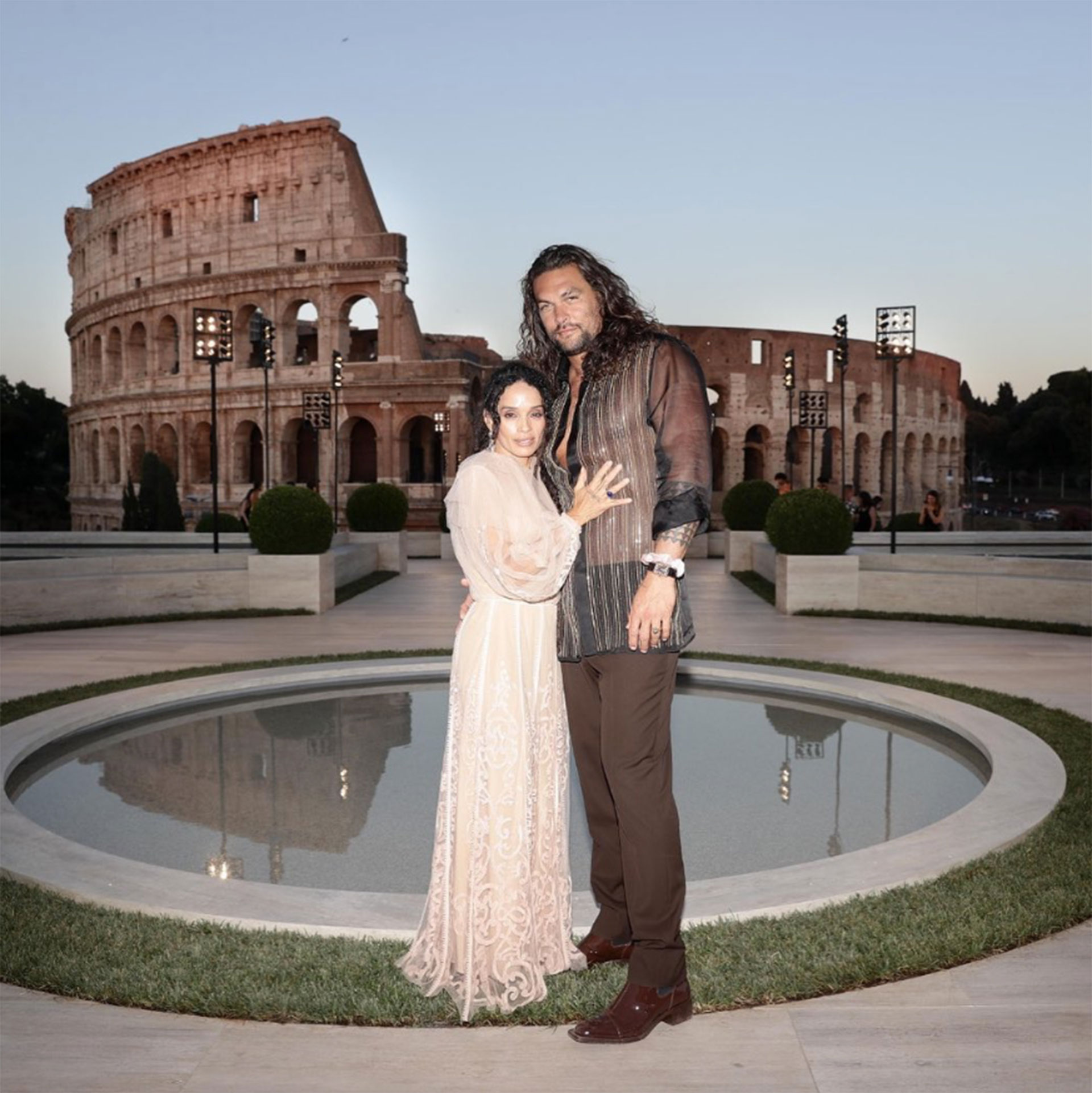 Jason Momoa (Aquaman) junto a su mujer Lilakoi Moon.