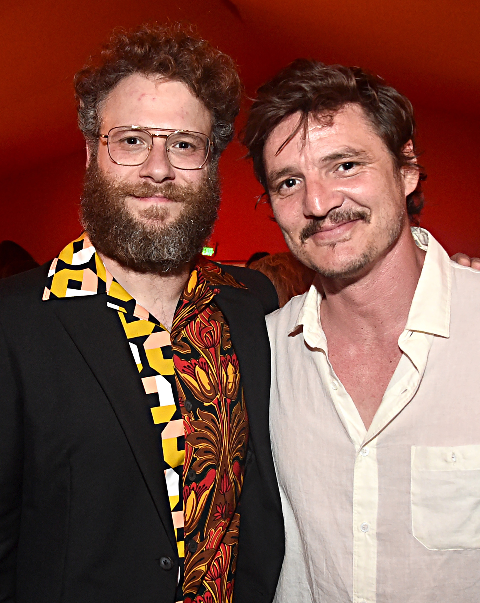 Seth Rogen y Pedro Pascal