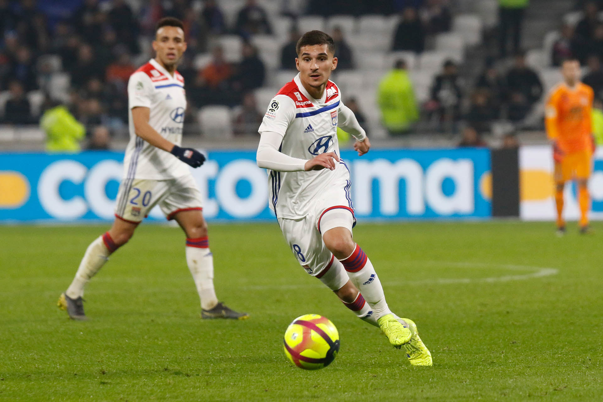 El francés Houssem Aouar (Lyon) USD 46,2 millones