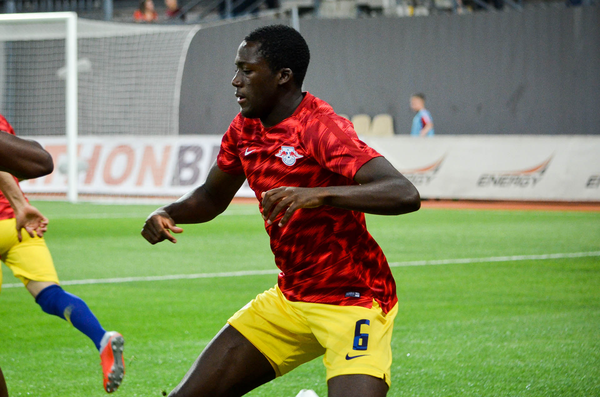 El francés Ibrahima Konate (Leipzig) USD 40 millones