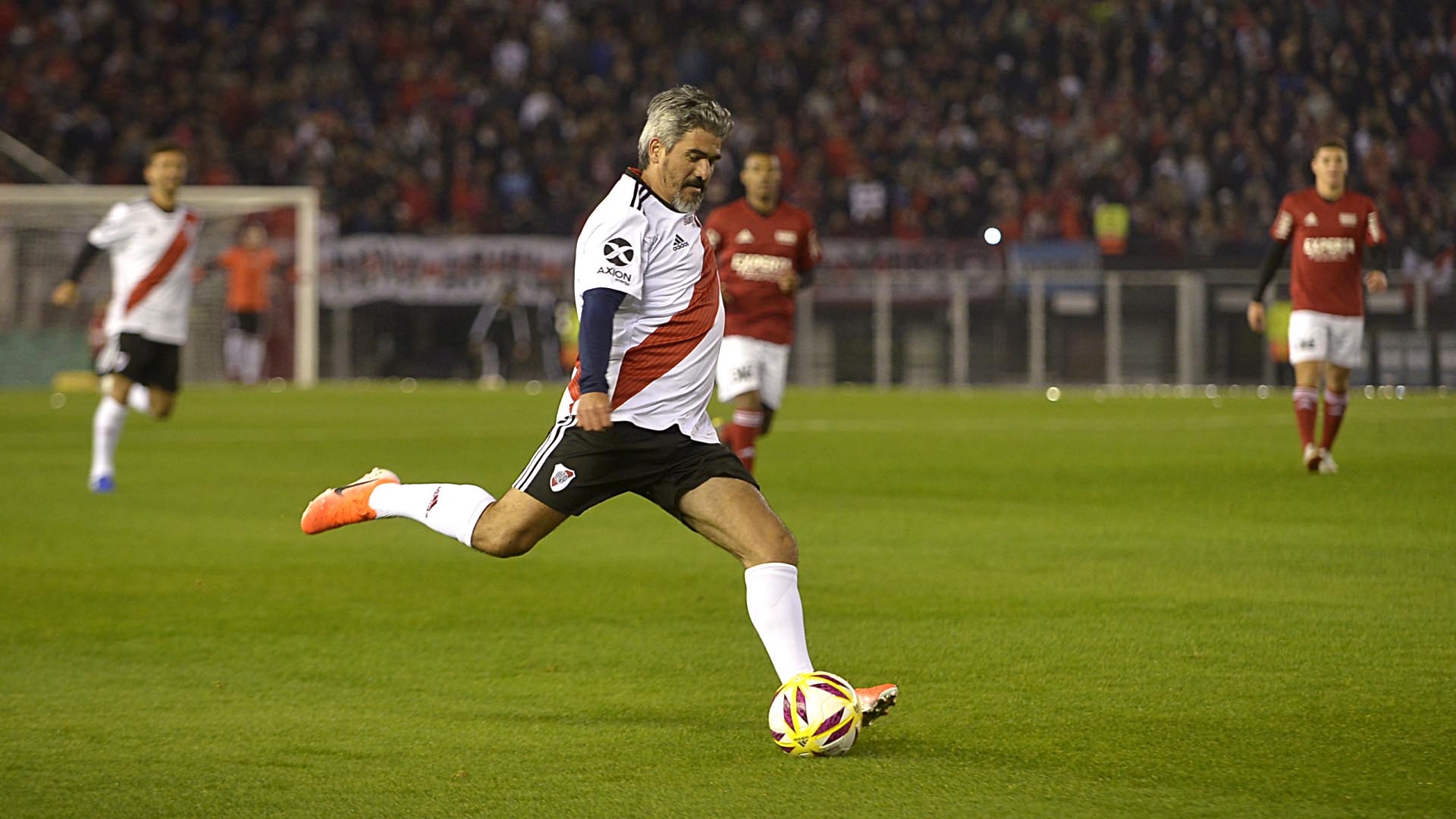 Intacto: Ariel Ortega es uno de los que más aplausos se llevó