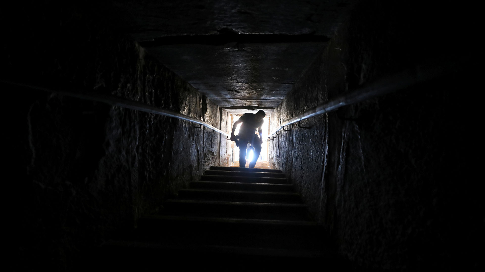 Los visitantes podrán descender casi 80 metros hacia el interior de la Pirámide (Reuters)