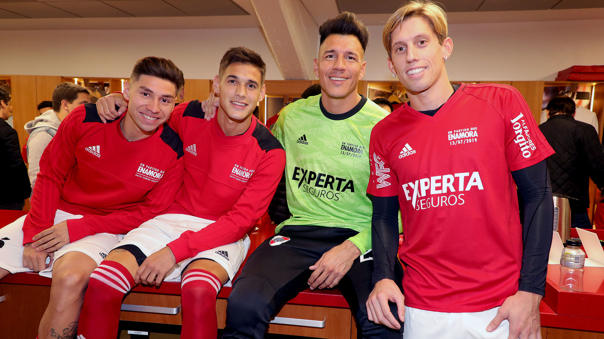 Montiel, Martínez Quarta, Bologna y Rossi en el vestuario antes de que inicie la despedida