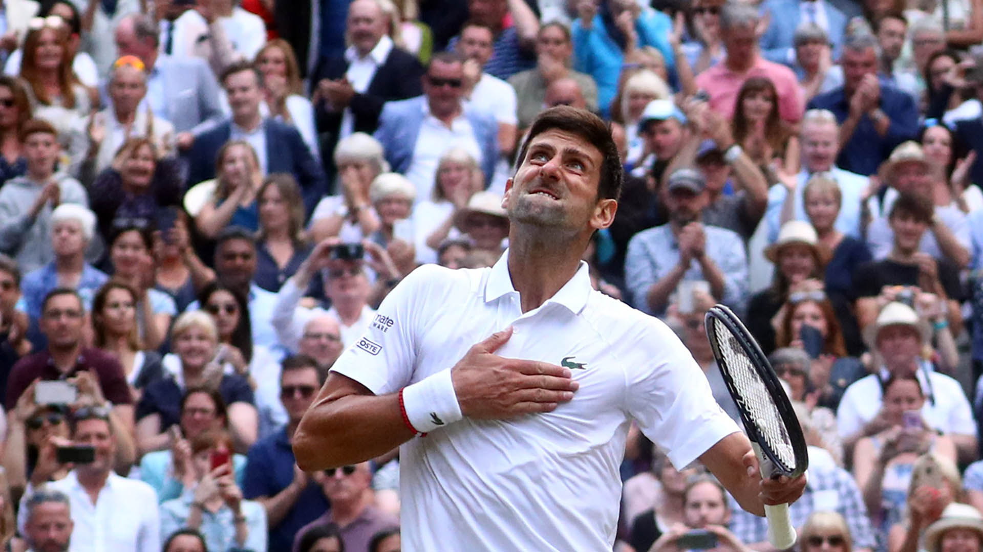 La celebración de Djokovic una vez confirmada su victoria en el tie break del quinto set (REUTERS)