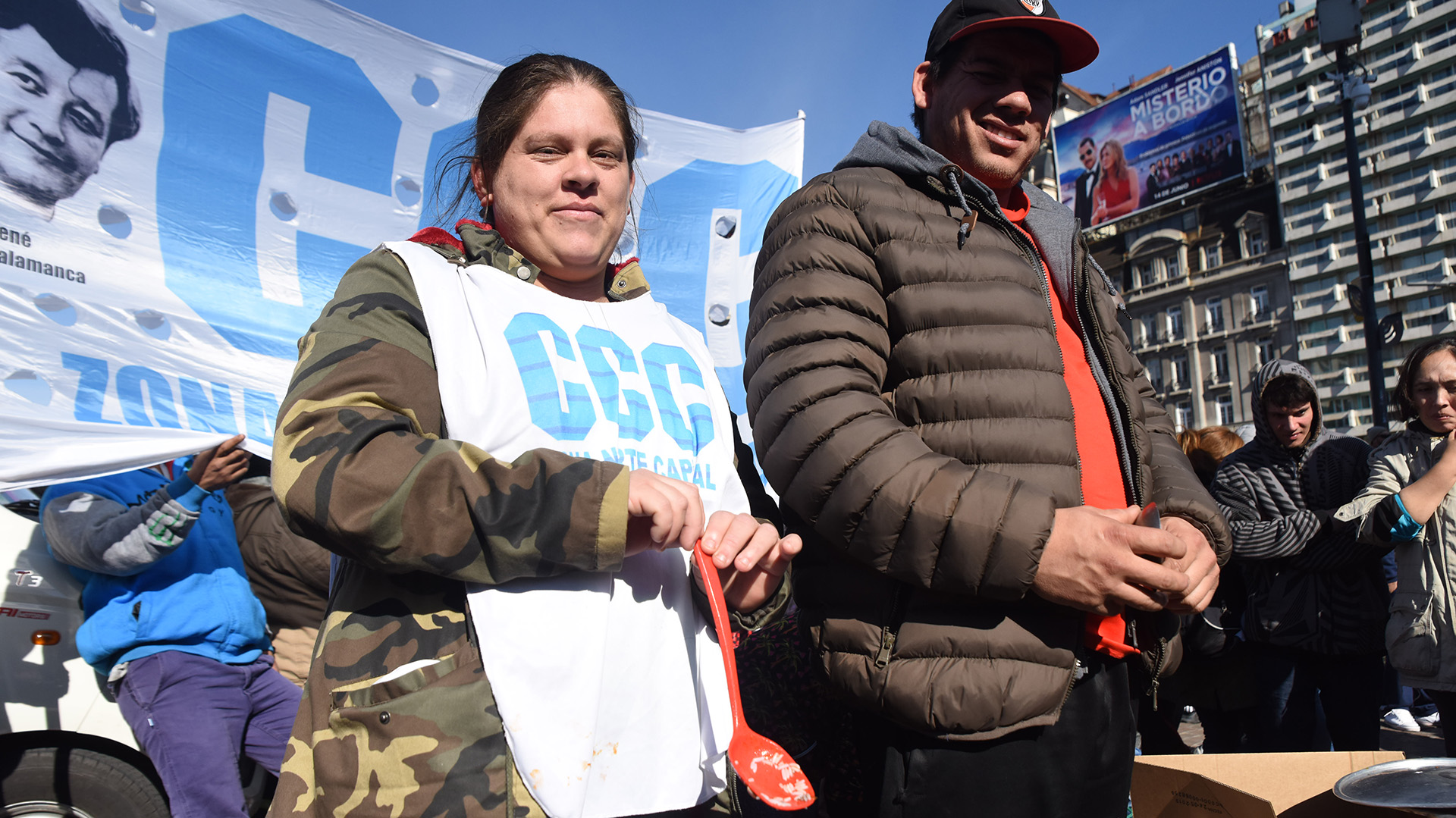 Los movimientos sociales solicitan también la asignación de presupuesto para la ley de Urbanización de Barrios Populares, aprobada por unanimidad en el Congreso Nacional, y la inclusión al Consejo del Salario Mínimo Vital y Móvil