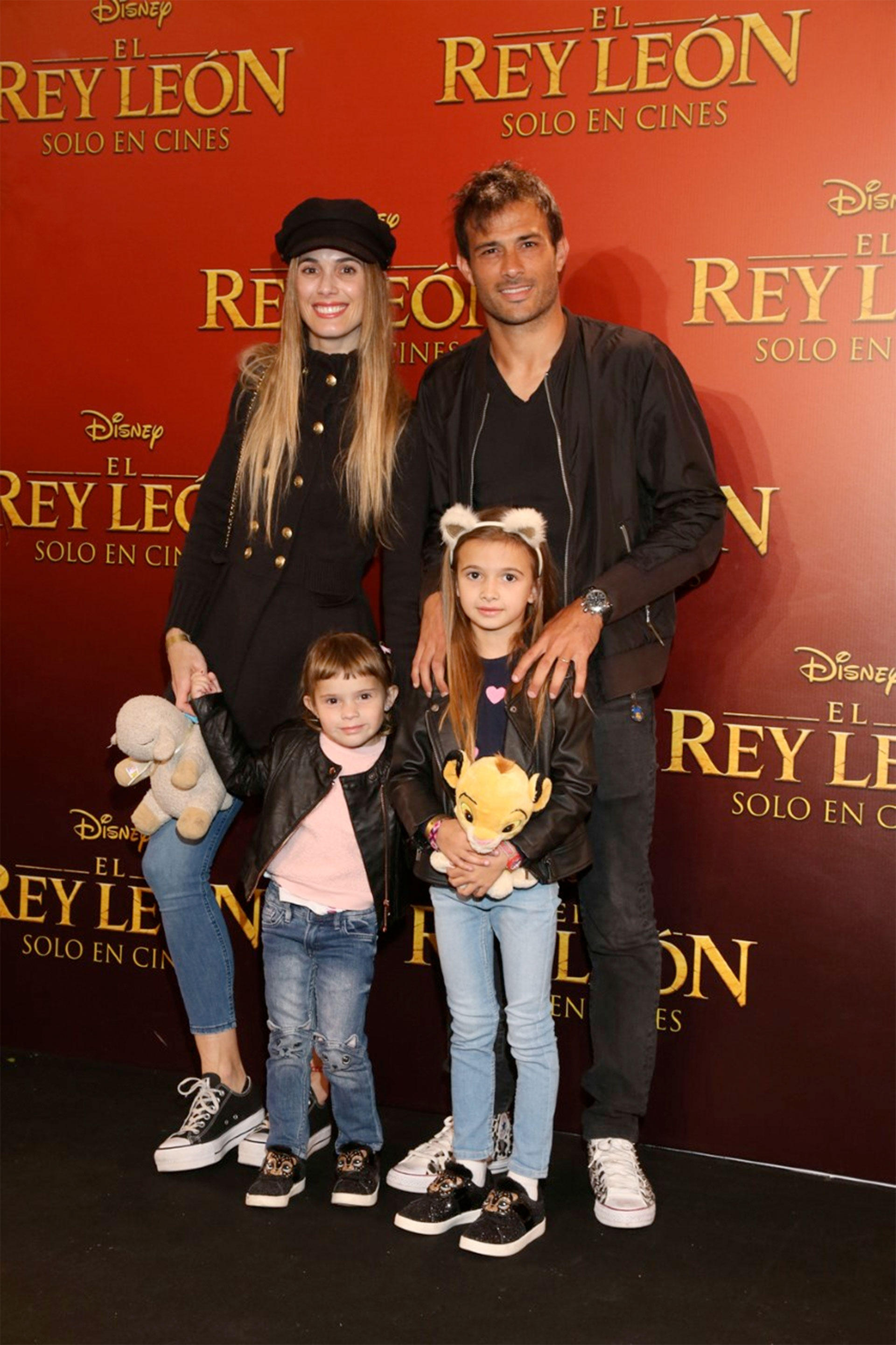 Chechu Bonelli, Darío Cvitanich y sus hijos.