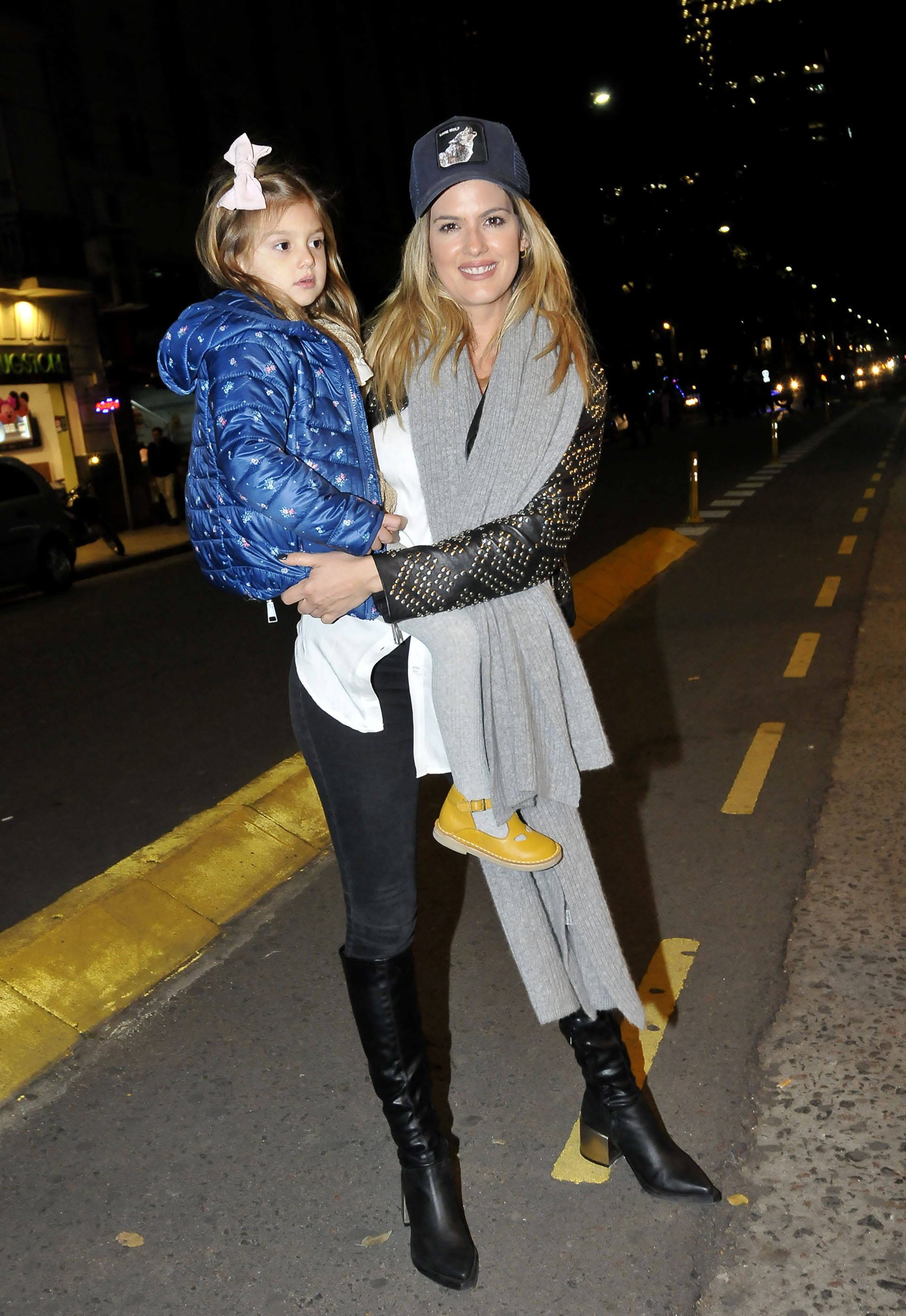 María del Cerro asistió con Mila