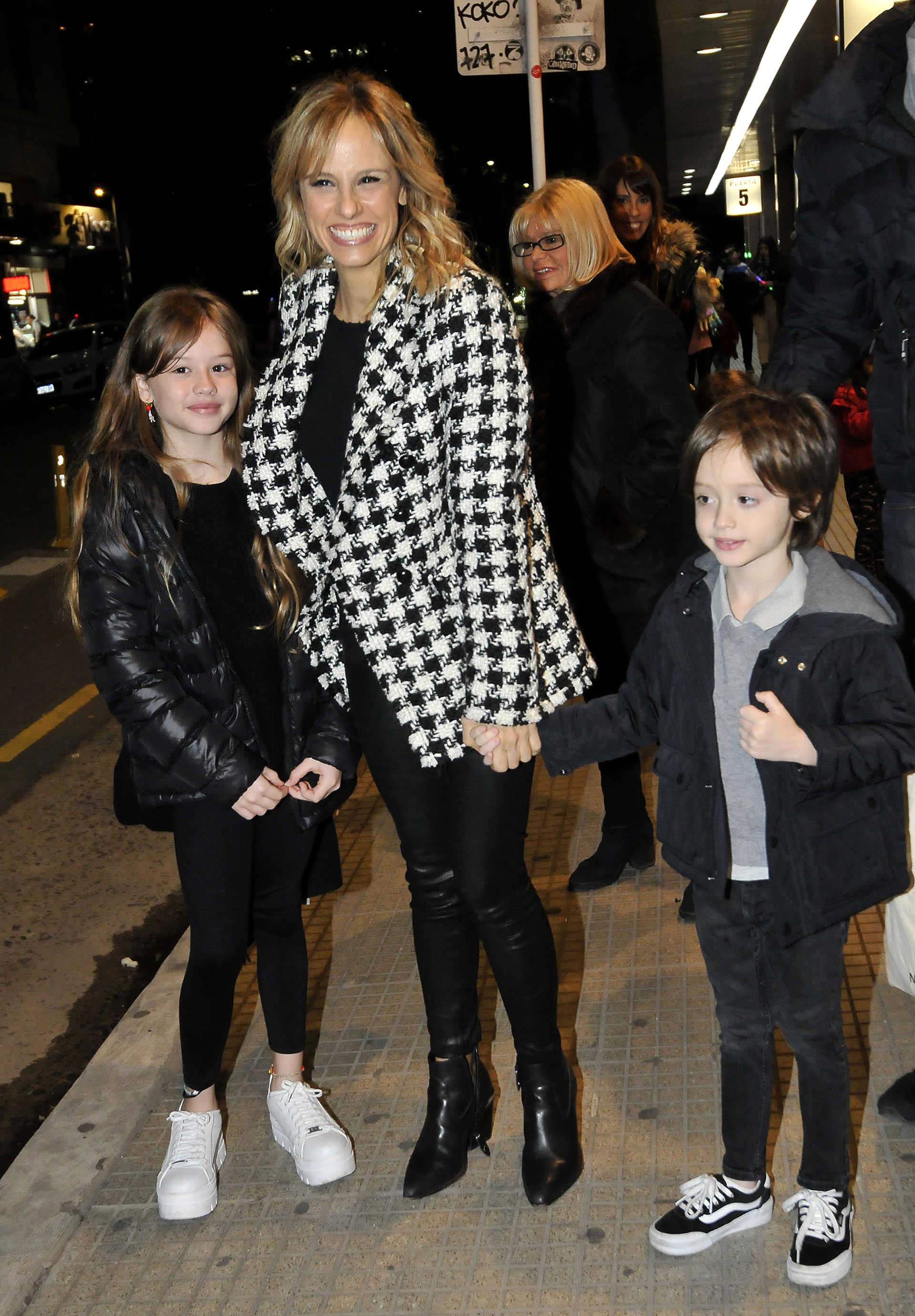 Mariana Fabbiani llevó a sus dos hijos, Matilde y Máximo