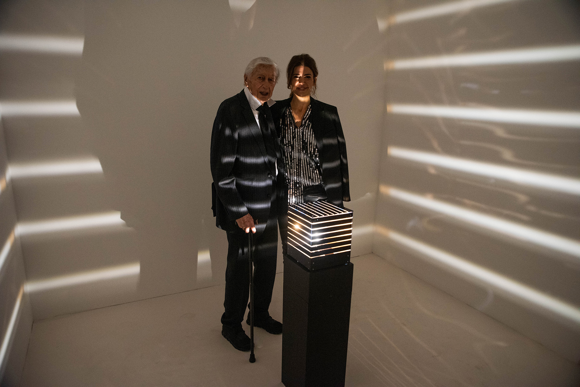 Julio Le Parc y Juliana Awada recorriendo juntos cada espacio artístico de “Un Visionario”