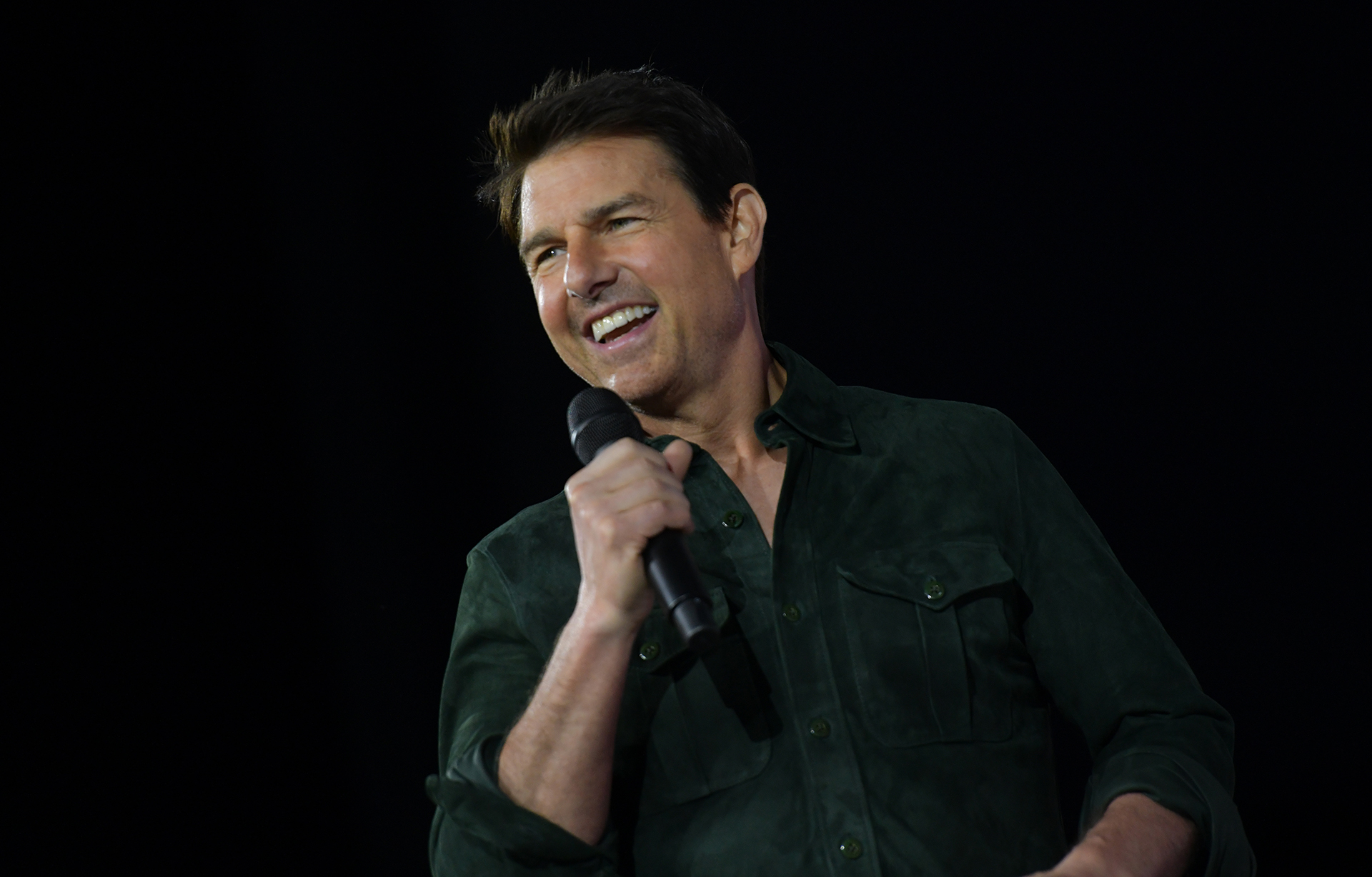 Tom Cruise sorprendió a los asistentes en el Festival de San Diego durante la presentación de “Top Gun: Maverick”