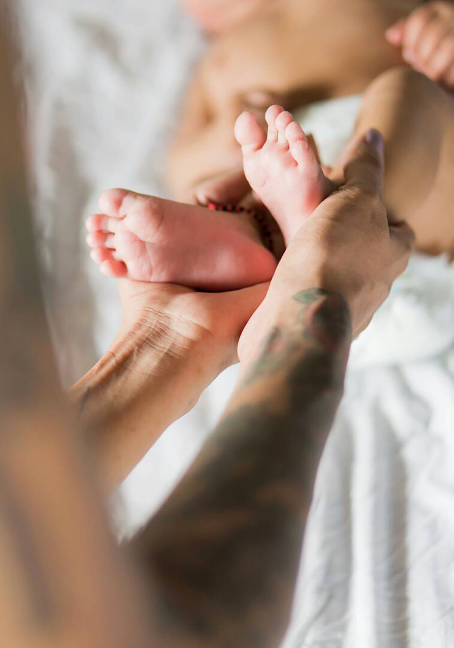 “Si vienes pariendo, con la cabeza del niño afuera, recién ahí te podemos hacer el parto”, le dijeron a Lucero mientras buscaba un lugar donde dar a luz a su hijo