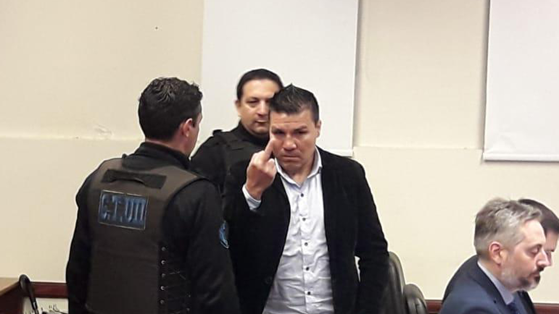 Baldomir está imputado por abuso sexual con acceso carnal calificado y gravemente ultrajante calificado” (@javisfarias)