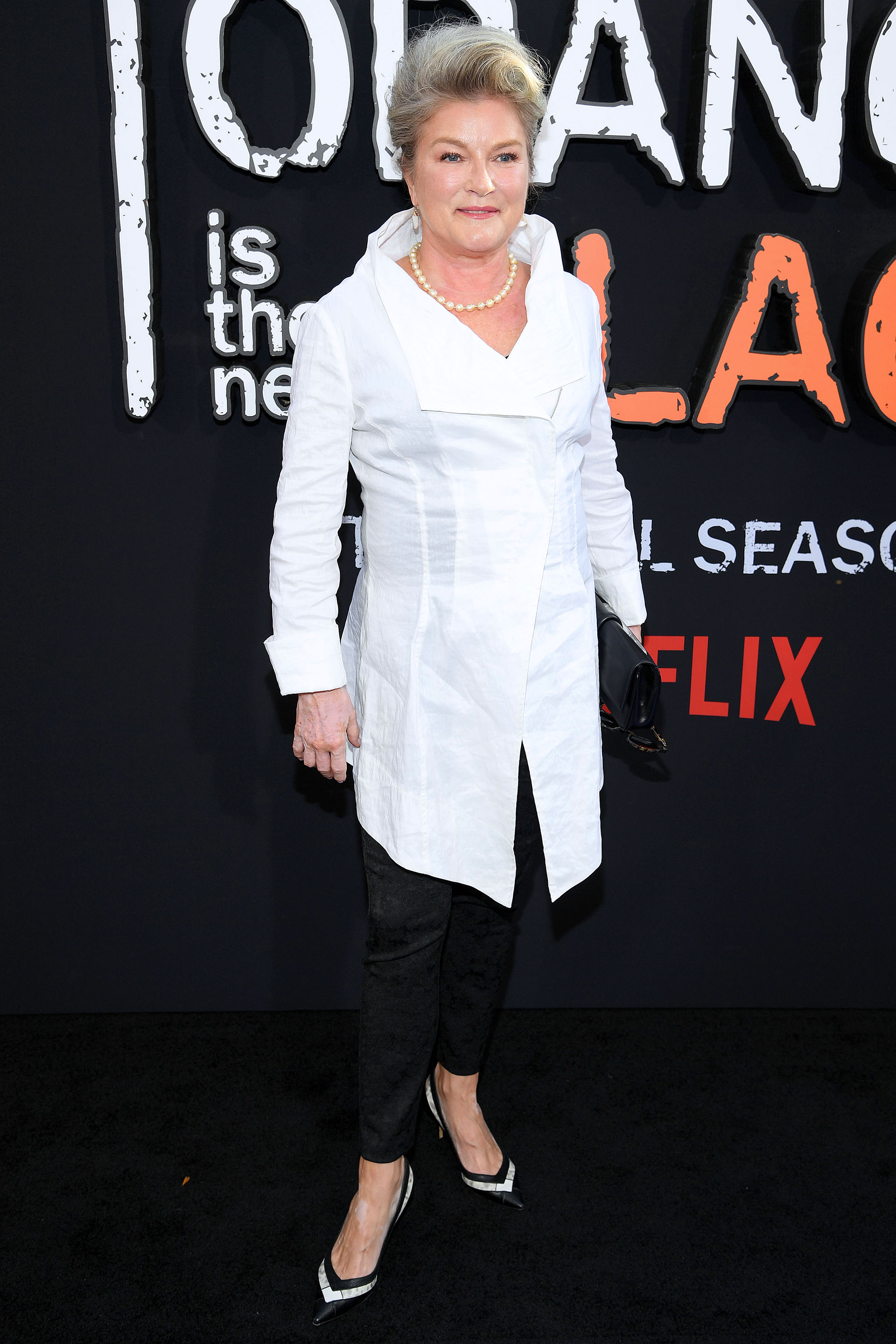 Kate Mulgrew, clásica en negro y blanco