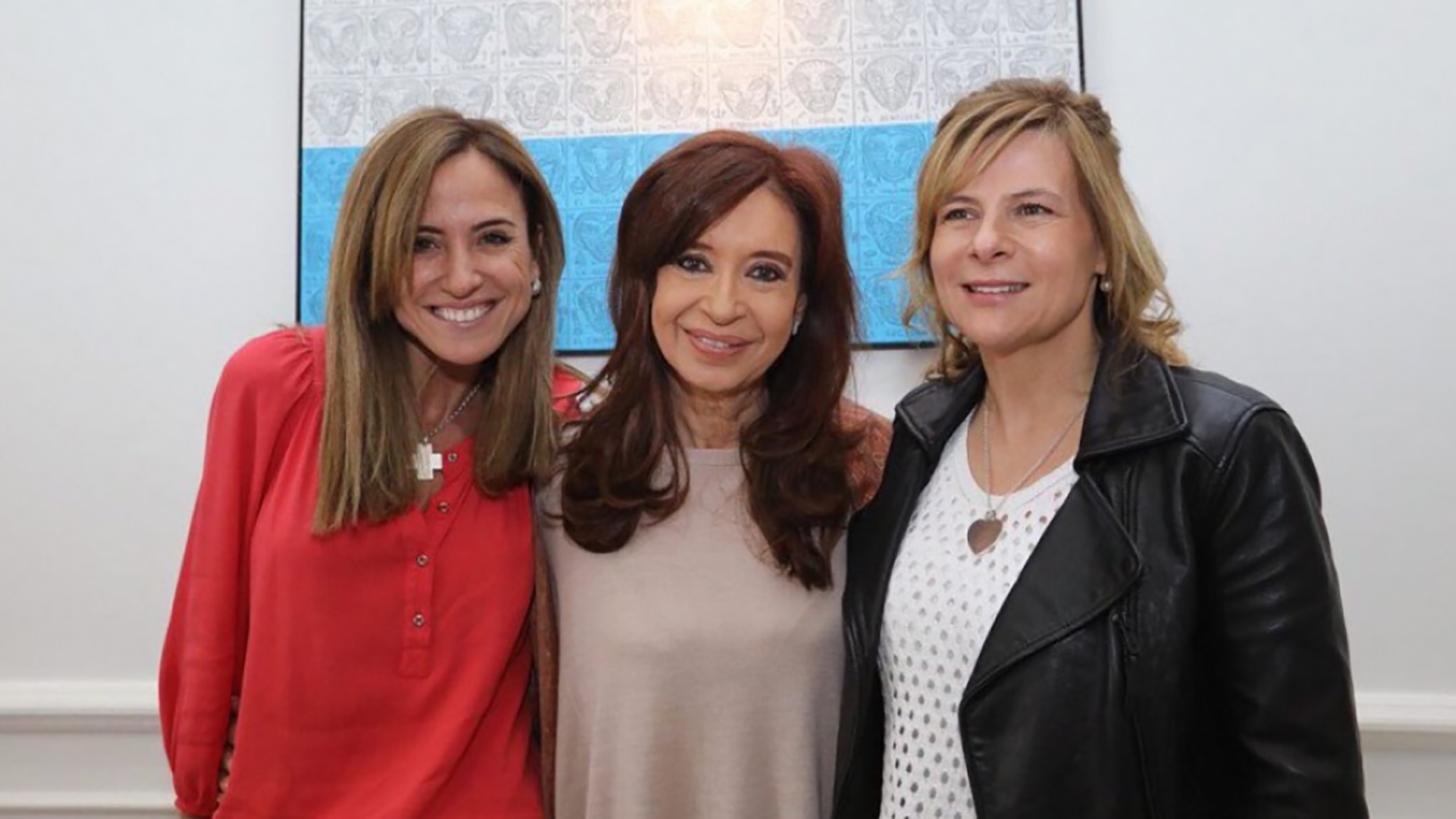 Victoria Tolosa Paz, Cristina Kirchner y Florencia Saintout