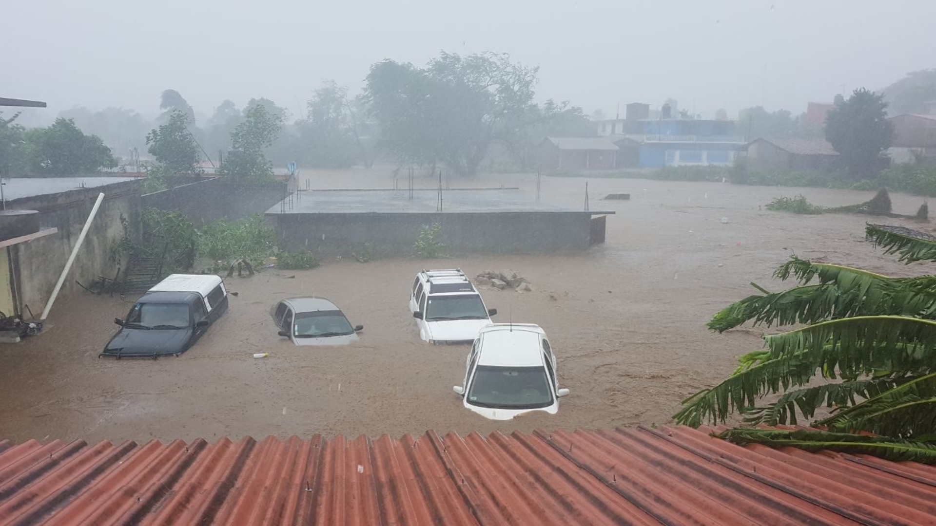 Un huracán de esta intensidad obliga a evacuar a los residentes a lo largo de las zonas costeras, al producirse marejadas de entre 2.87 y 3.96 metros (Foto: Cuartoscuro)