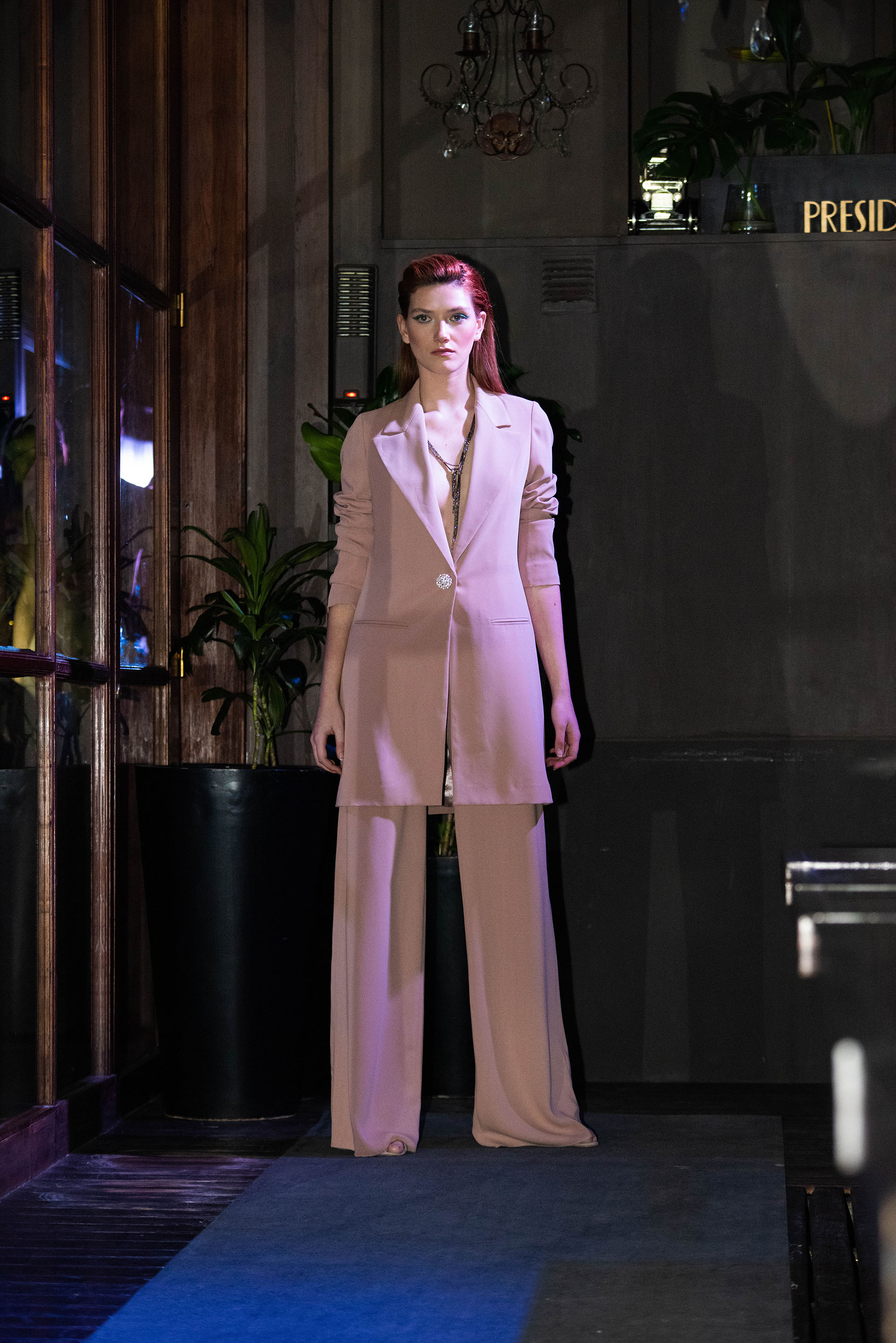 Mostró su nueva línea casual- urbana con piezas como suéters, remeras y pantalones