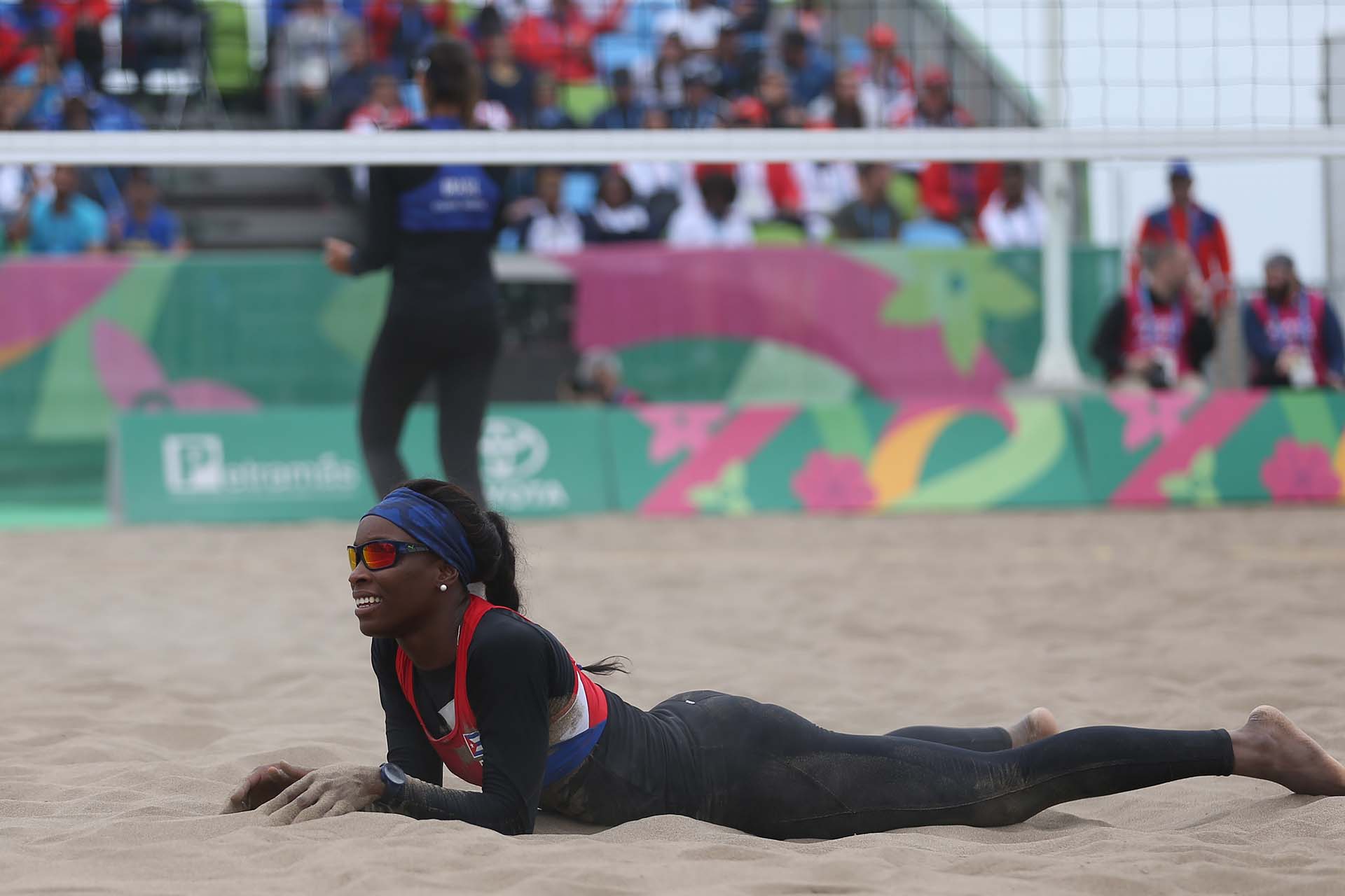 La cubana Leila Martínez en una pausa del partido contra Brasil. (Photo by Luka GONZALES / AFP)