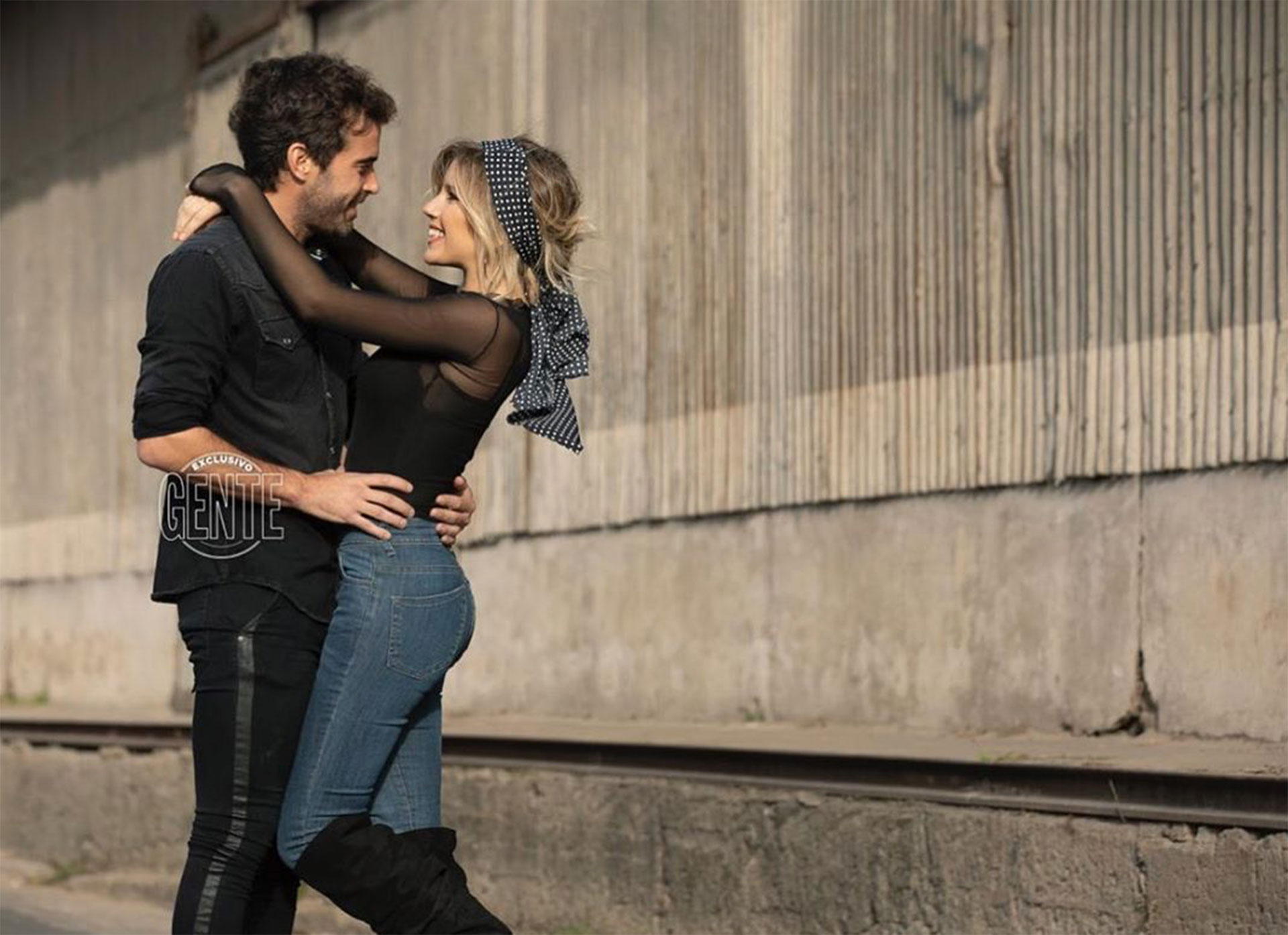 La pareja en la producción de tapa de revista GENTE