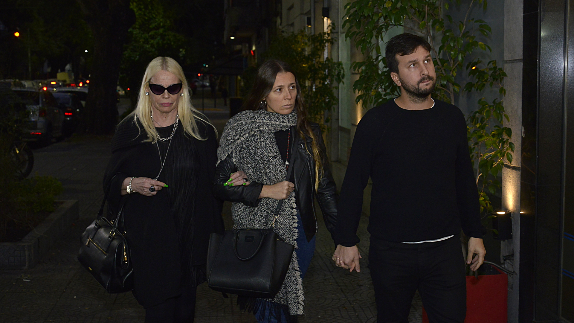 Silvia Süller junto a su hija Marilyn y su yerno
