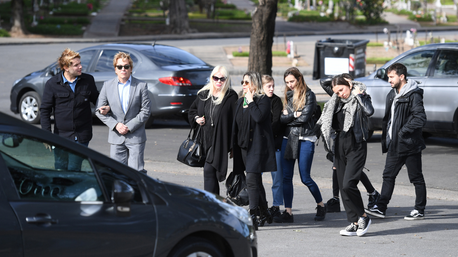 Tomasito, Guido, Silvia, Norma, Marilyn y su marido, tras el último adiós (Fotos: Maximiliano Luna y Darío Batallán)
