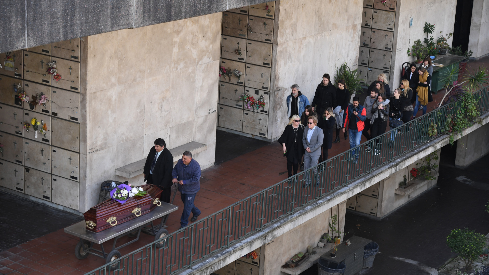Uno grupo cerrado de familiares participó del entierro en el Cementerio de la Chacarita