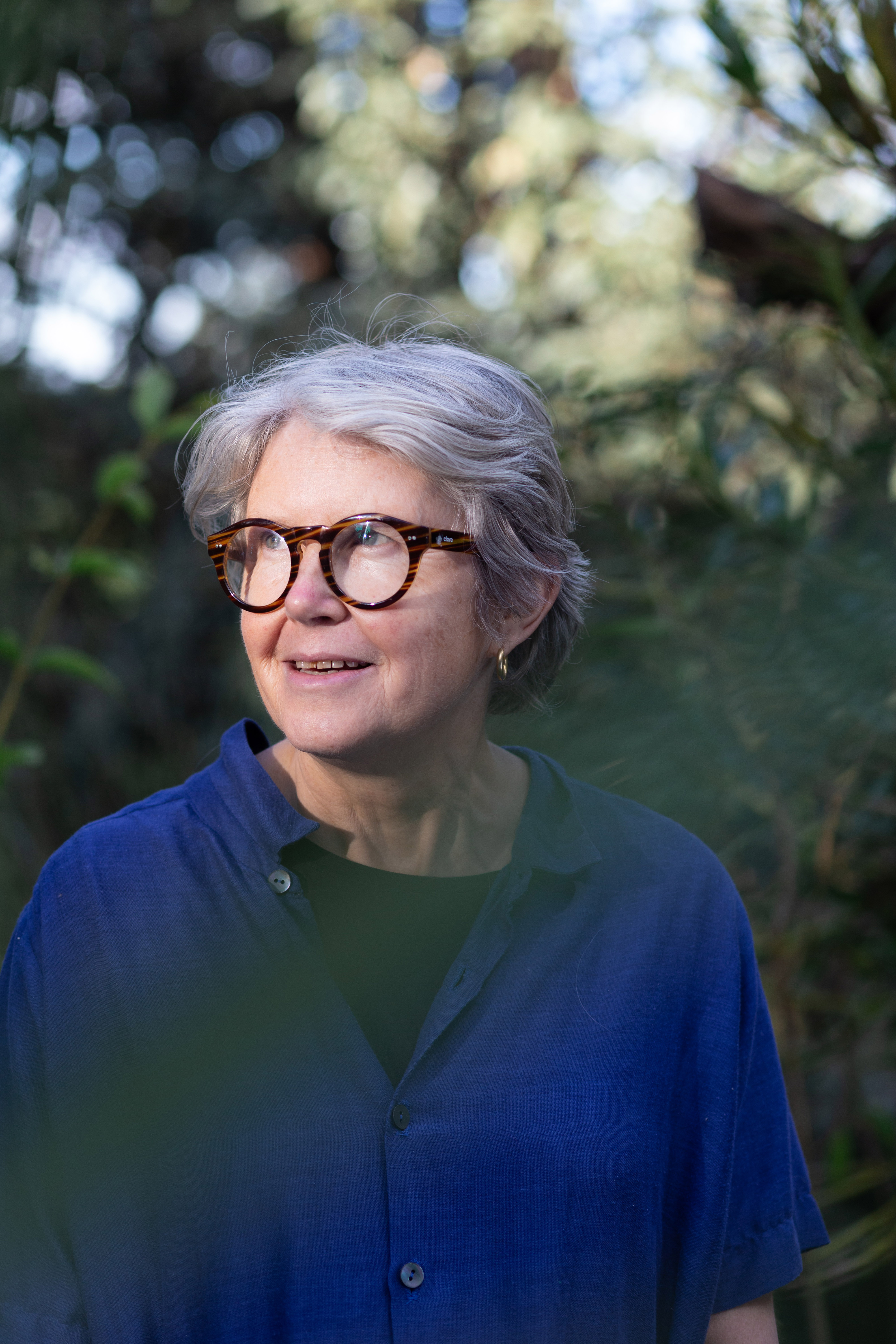 La artista Alison Grace Martin. “Hay mucho que aprender de ella en términos de la lógica del tejido”, dice uno de sus colaboradores, Phil Ayres, arquitecto en Copenhague. (Gabriela Portilho/The New York Times)