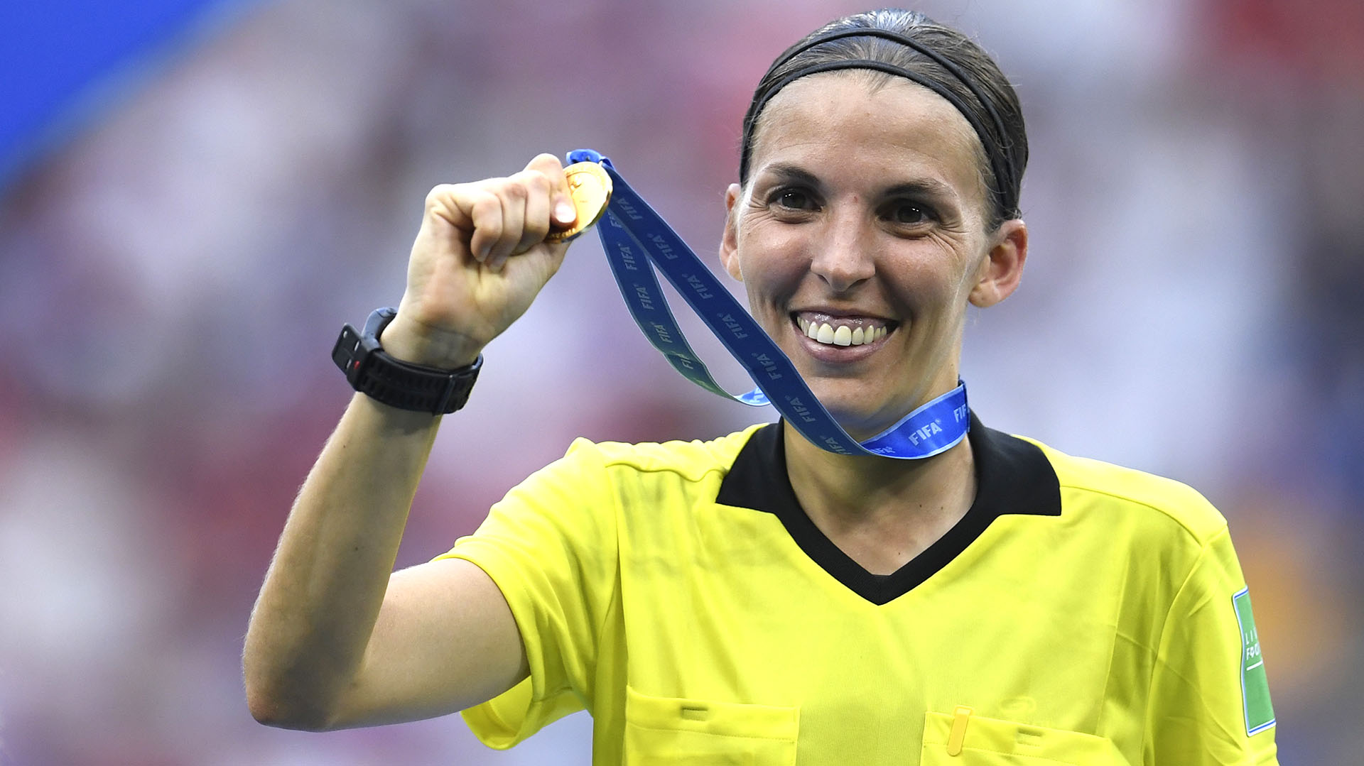 Stephanie Frappart fue elegida para dirigir la final de la Supercopa de Europa entre Liverpool y Chelsea (CHRISTOPHE SIMON / AFP)