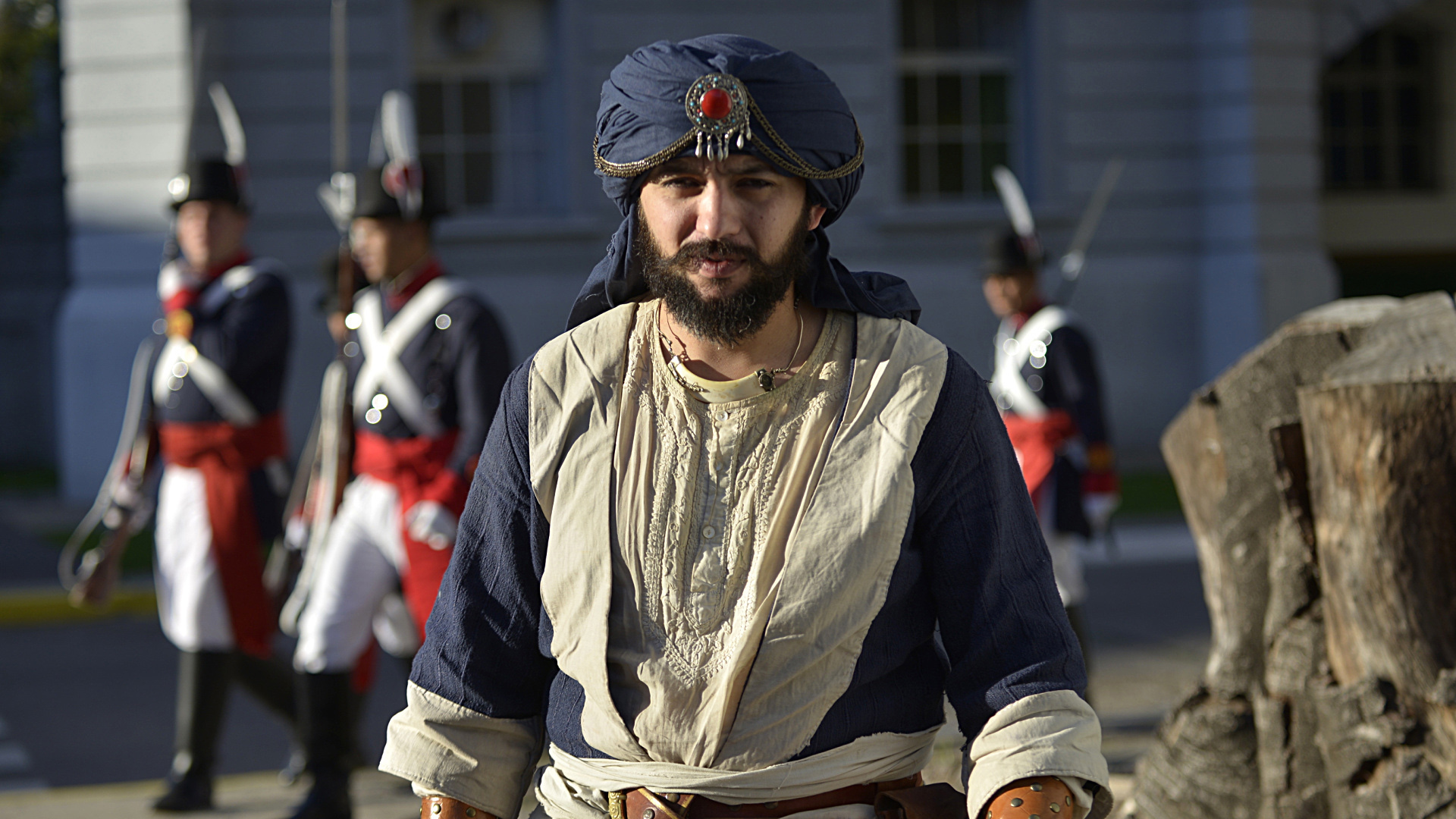 Los visitantes interactuaron con romanos, vikingos, samuráis, árabes, soldados napoleónicos, gauchos y personajes medievales; apreciaron vivacs, campamentos, utensilios, vestimentas y uniformes de época; y disfrutaron de bailes, bandas y destrezas típicas