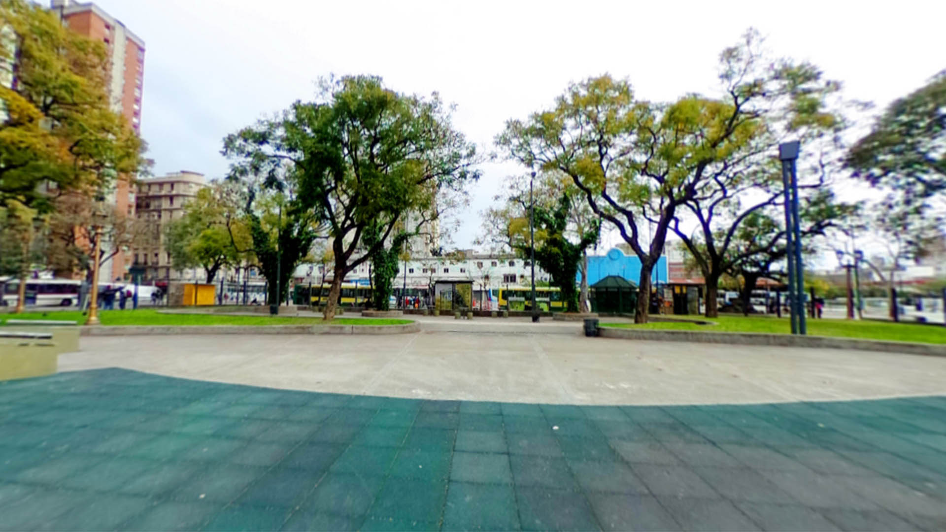 Plaza Miserere, en Once, donde las chicas eran obligadas a esperar clientes. Luego debían llevarlos a un hotel cercano para tener sexo