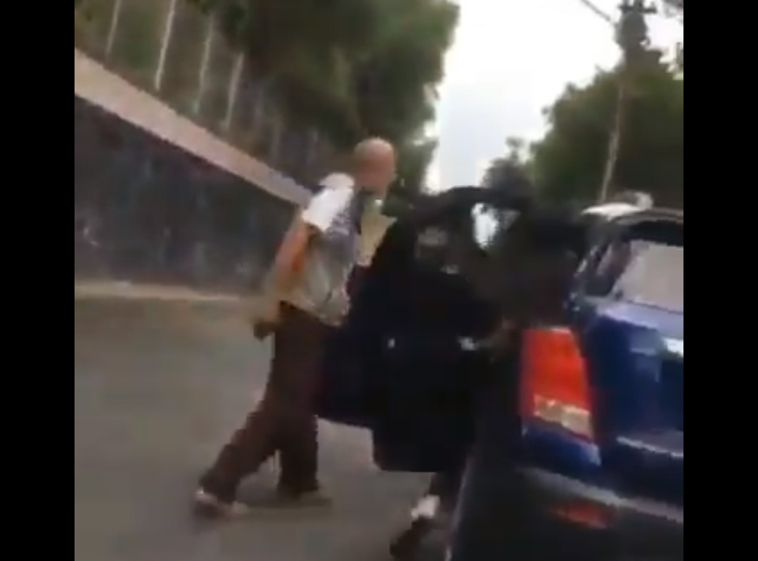 Viridiana espera que la policía pueda dar con las personas que agredieron a su hija (Foto: Twitter)