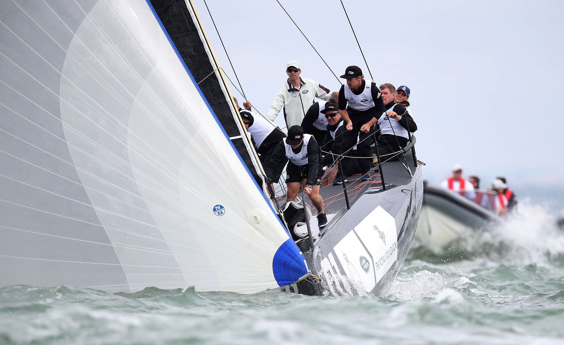 En total son ocho los equipos que se suben a bordo de los veleros de la clase Fast-40 para participar en esta regata que está abierta al público