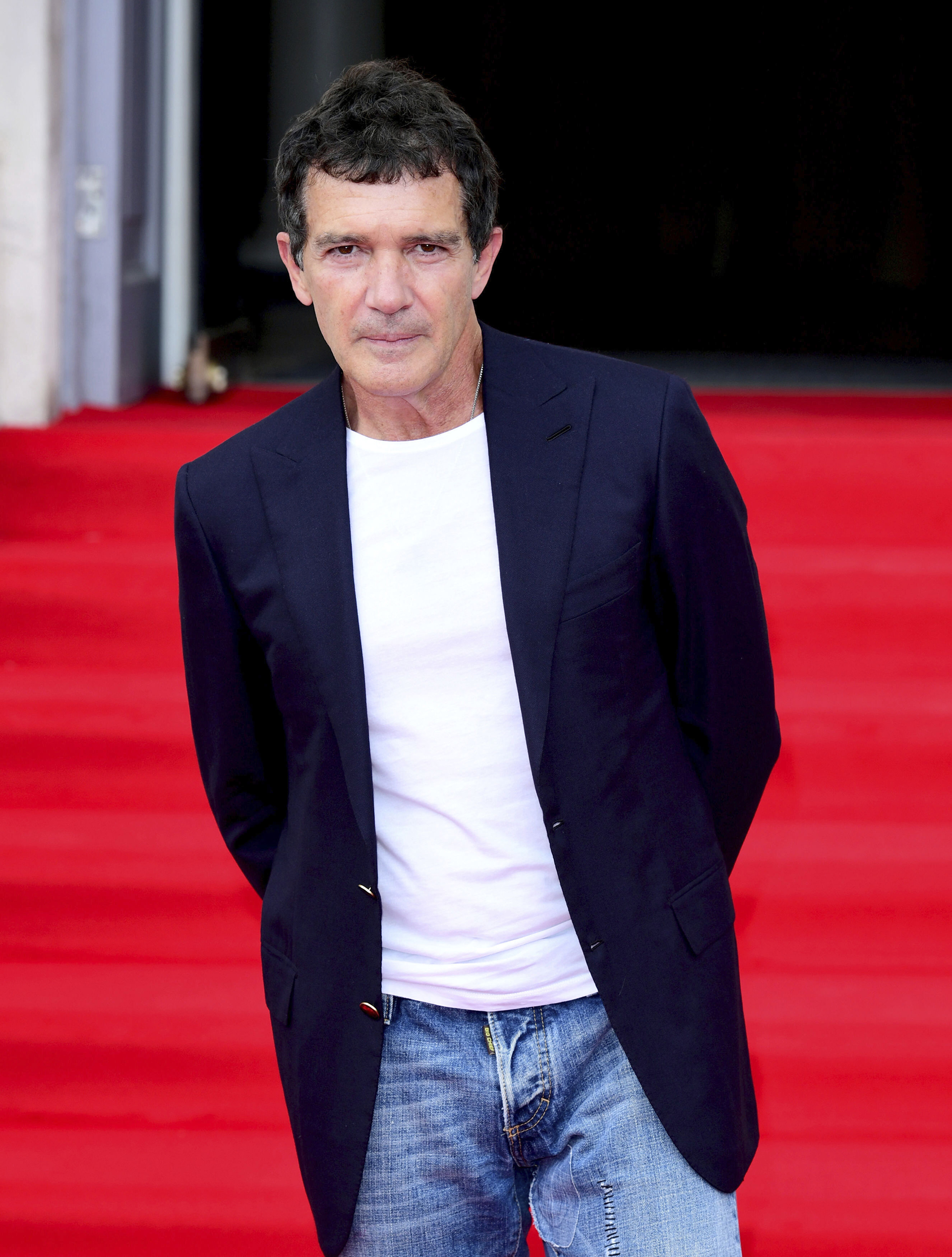 Antonio Banderas, otro de los protagonistas de la presentación, vistió un look casual