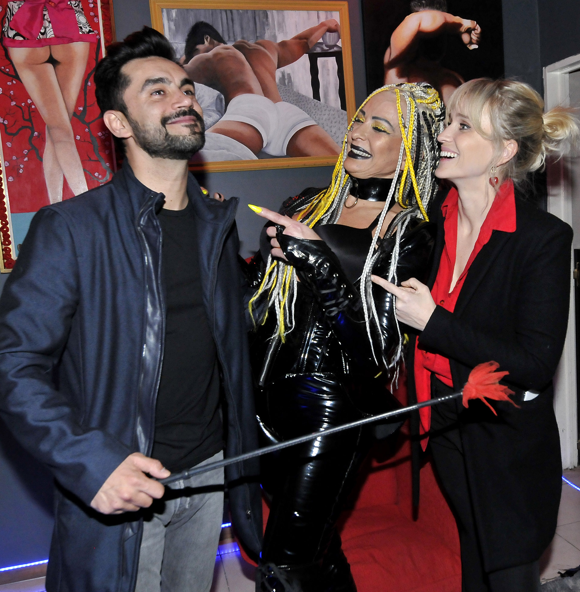 Gonzalo Heredia y Brenda Gandini visitaron la obra “Sex”, donde participa Daniela Cardone, la mamá de la actriz. Y se divirtieron de lo lindo (Foto: Darío Batallan / Teleshow)