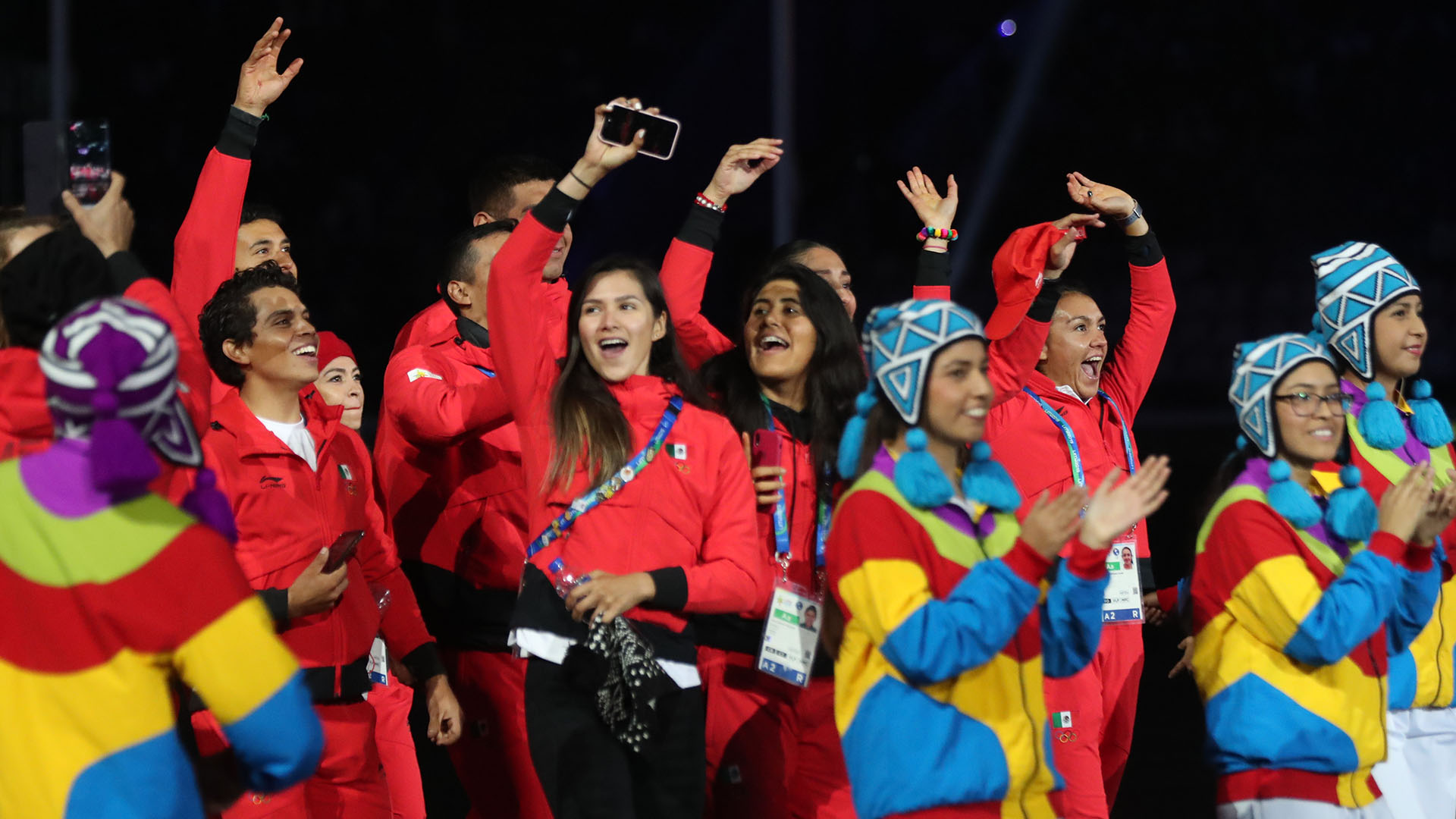 El escenario de la ceremonia de clausura estaba compuesto por fragmentos de piedra, inspirados por el increíble arte del labrado de piedra de los incas