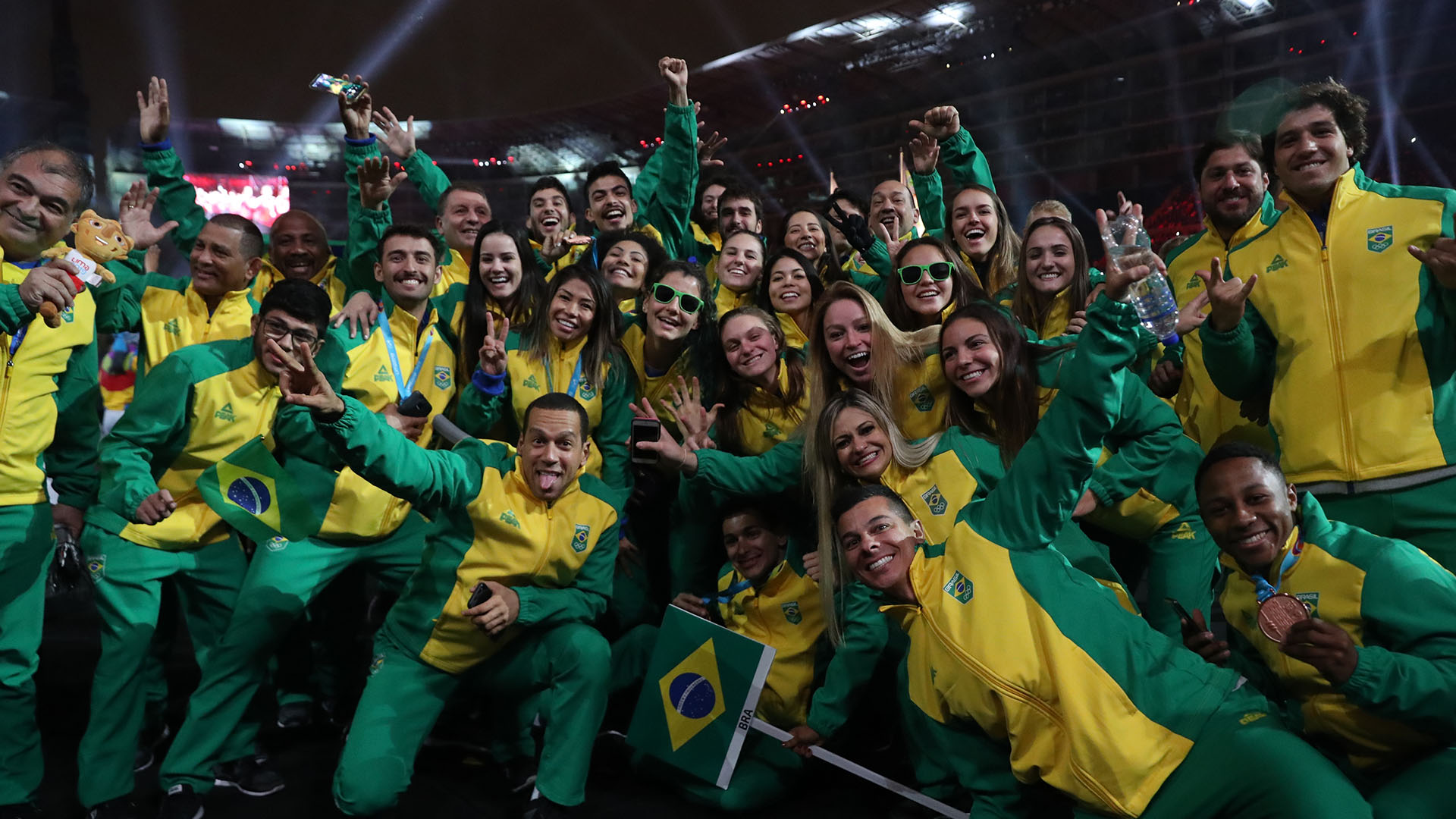 El escenario se llenó de arte mientras le dieron la bienvenida a las banderas de las 41 naciones participantes de Lima2019