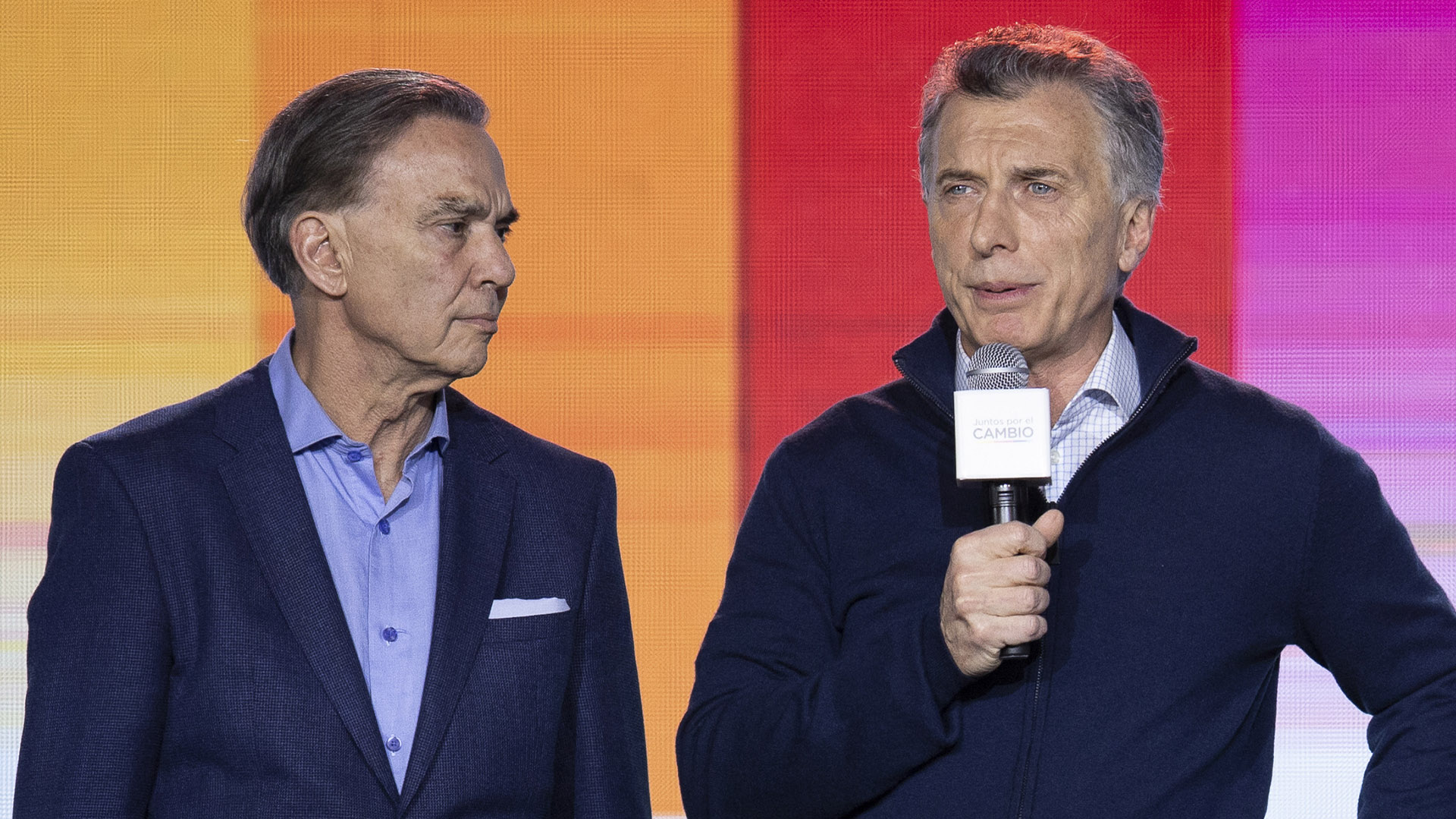 Miguel Ángel Pichetto y Mauricio Macri, la dupla electoral que quedó con muy pocas posibilidades de cara a las elecciones de octubre (AP Photo/Tomas F. Cuesta)
