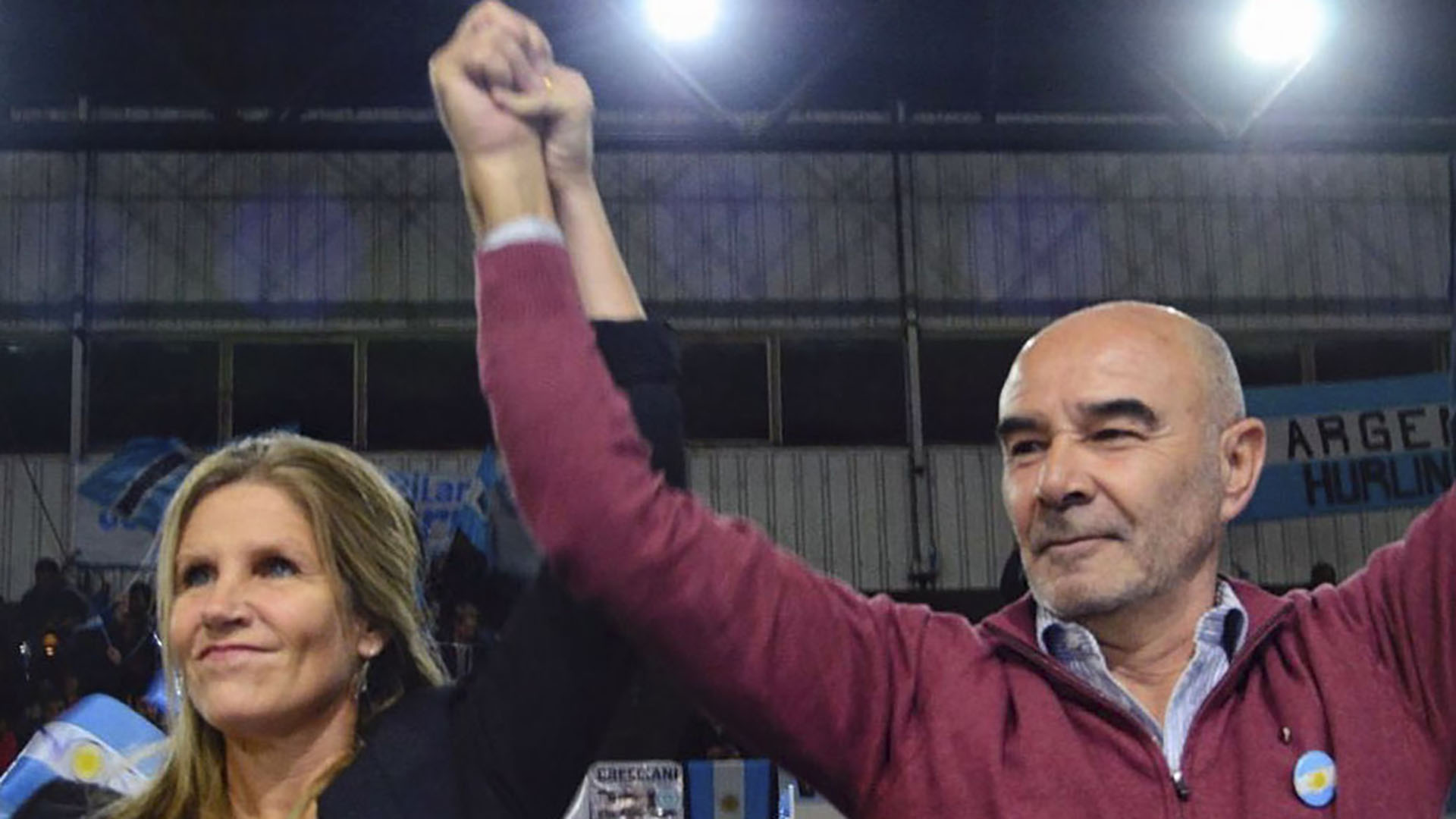 Cynthia Hotton y Juan José Gómez Centurión celebraron junto a sus votantes el quinto puesto en las PASO y el billete para las elecciones de octubre (Prensa Frente NOS)