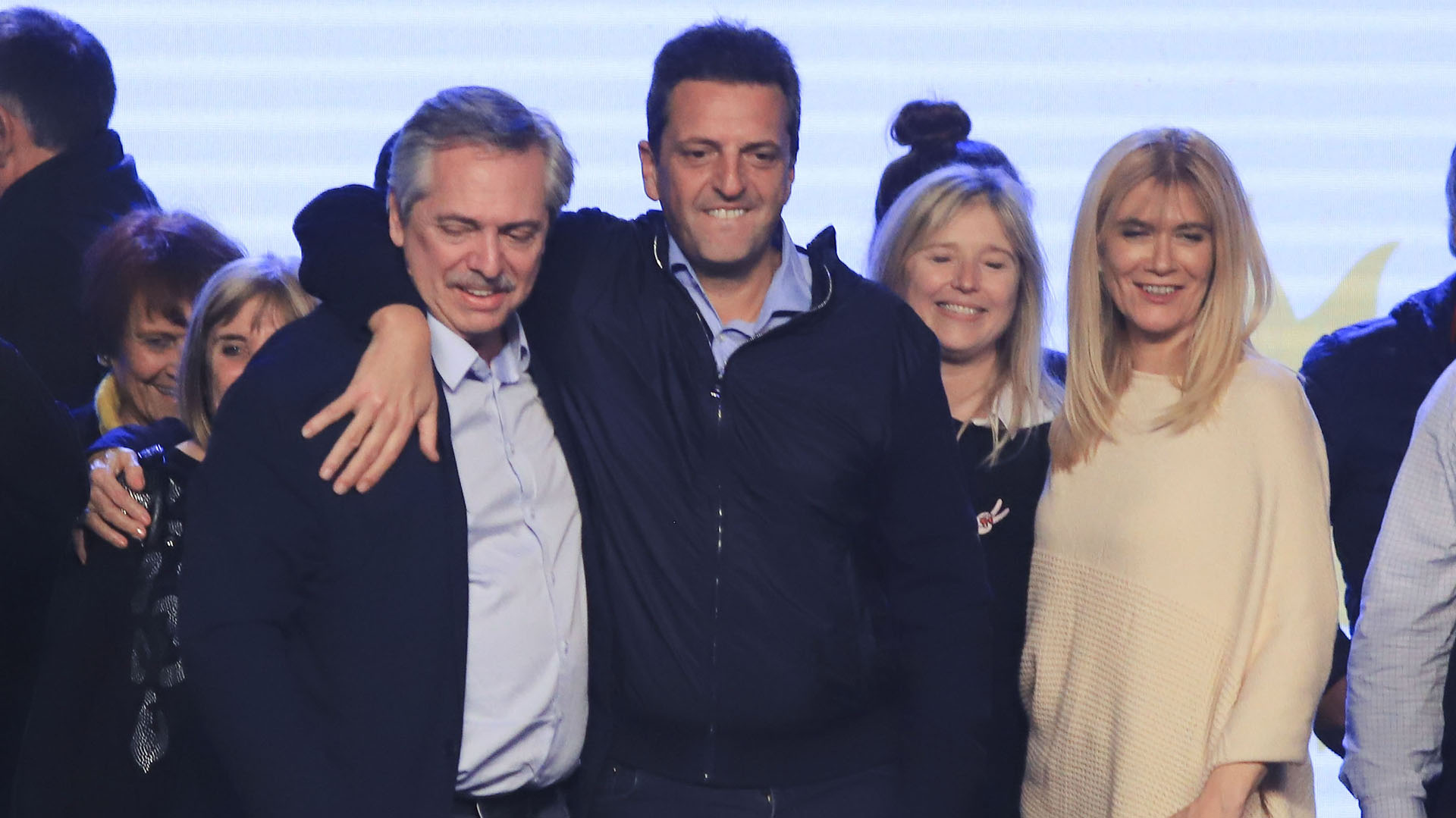 El candidato a presidente por el Frente de Todos, Alberto Fernandez, junto a Sergio Massa y a Verónica Magario, luego de conocerse los resultados de las PASO (NA)