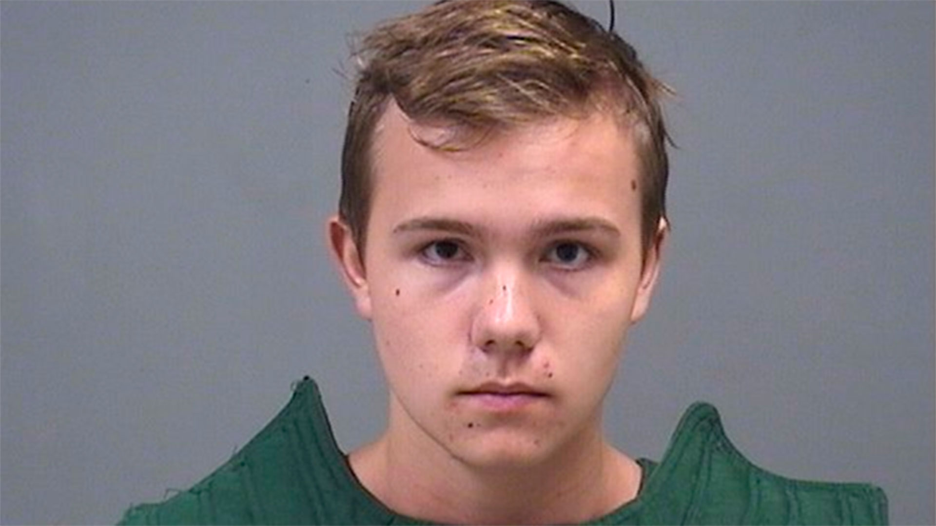 El FBI acusó a Justin Olsen, de Boardman, Ohio, de amenazar con atacar a un agente federal por publicar en un foro en línea: “En conclusión, dispárenle a todo agente federal que vean”. (Foto: archivo)