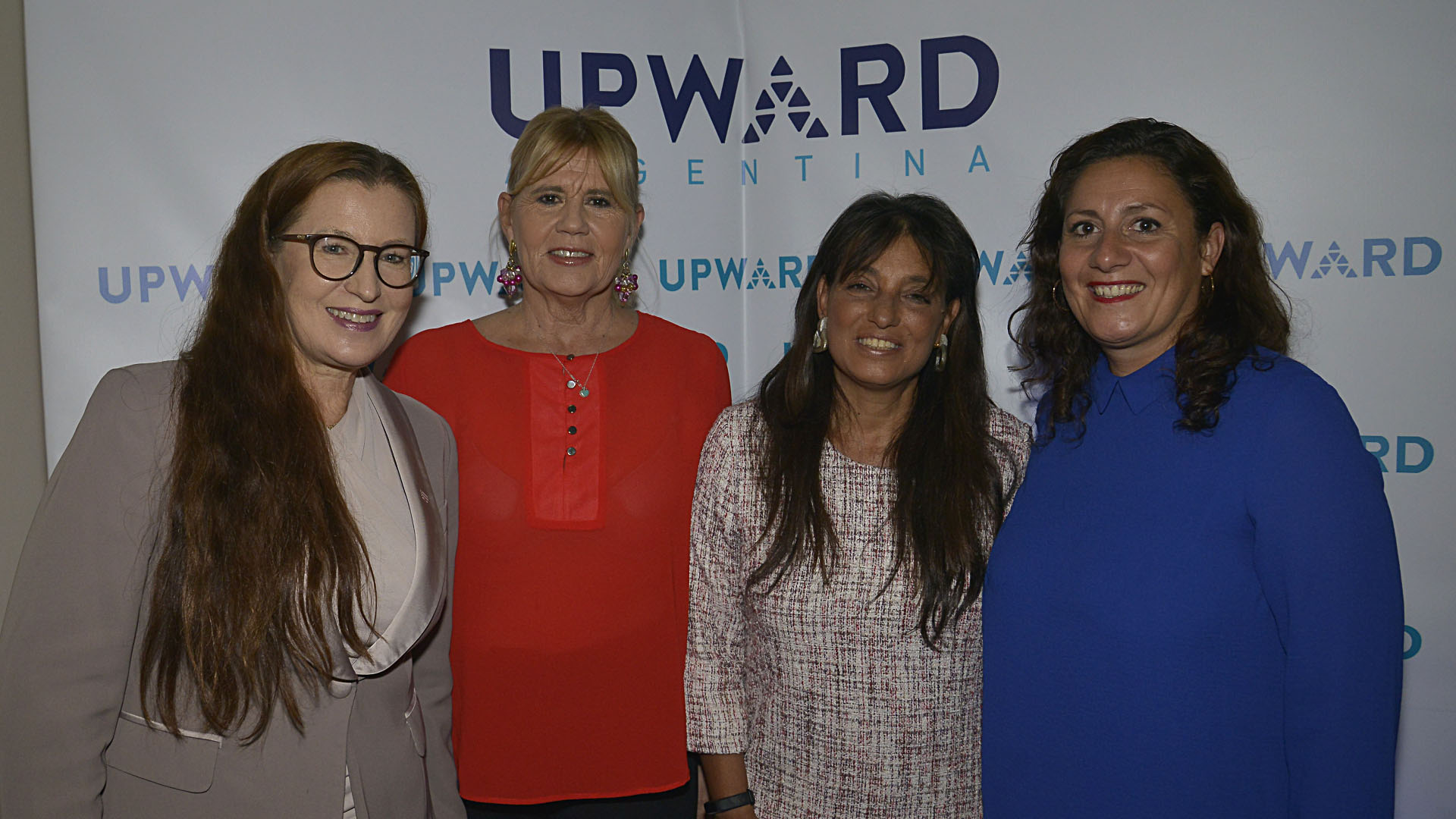 Pia Pakarinen (Vice Alcaldesa de Educación de Helsinski), Dra. Marcela Losardo (Estudio Losardo y Asociados & UPWARD Argentina), Viviana Zocco (Líder del Capítulo UPWARD Argentina y CEO Grupo VI-DA) y Caroline Ramade (Fundadora y CEO 50 Intech)