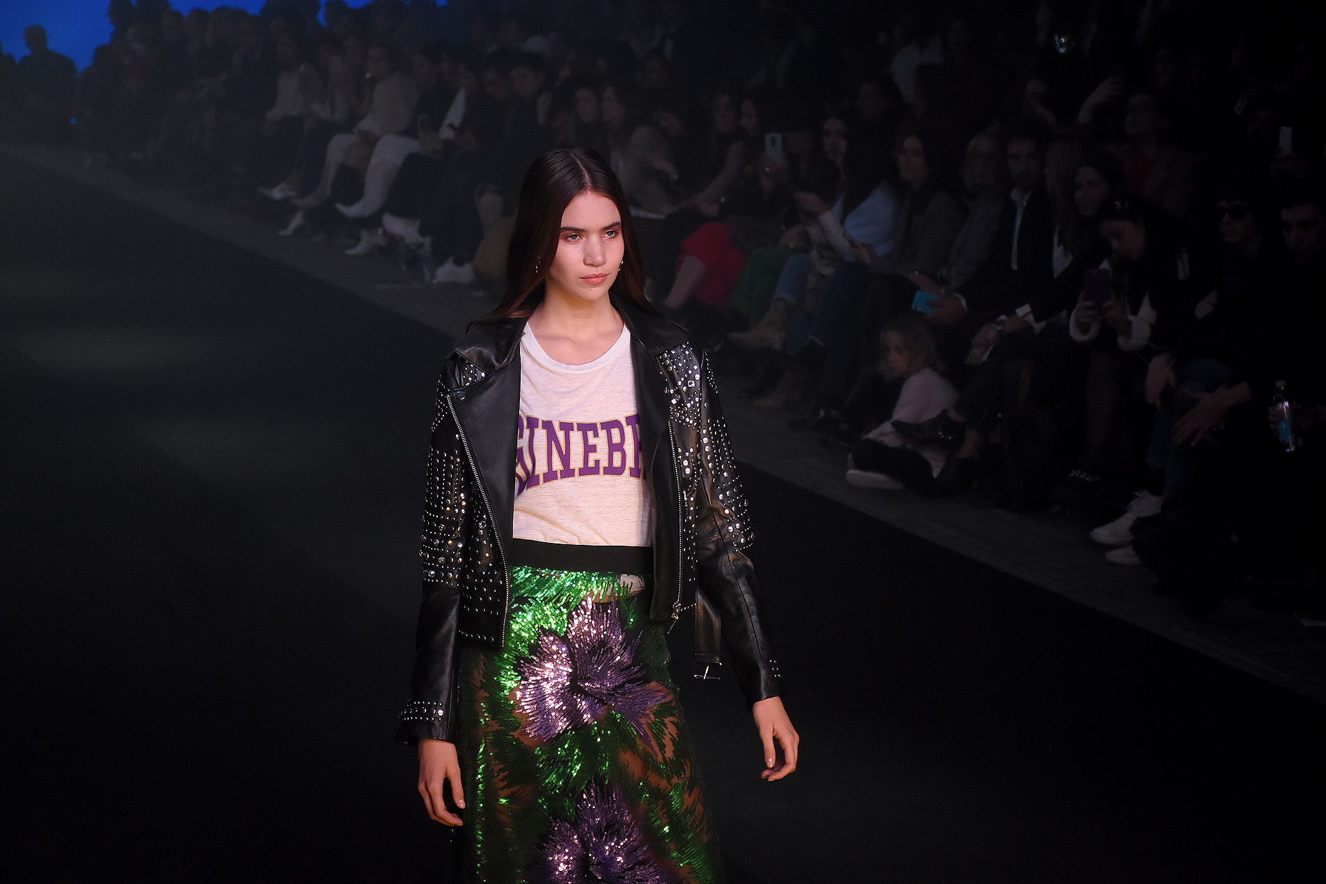 Las camperas de cuero y las faldas bordadas, un must de la colección de la marca de Micaela Tinelli. El lujo y lo urbano es el sello que identifica a la marca que está instalado en el mercado desde el 2012