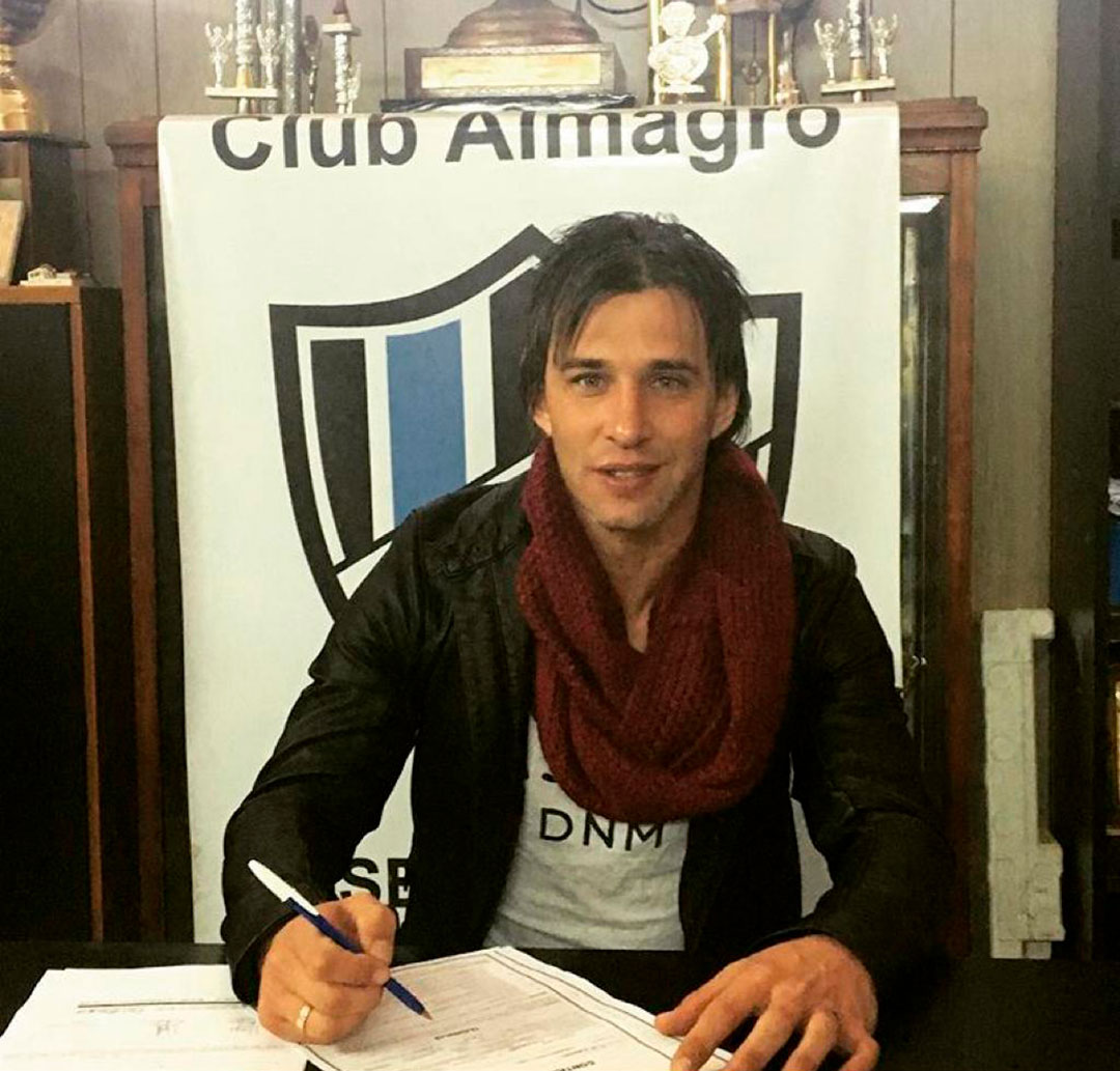 El “Pato” ya firmó su vínculo con el “Tricolor”