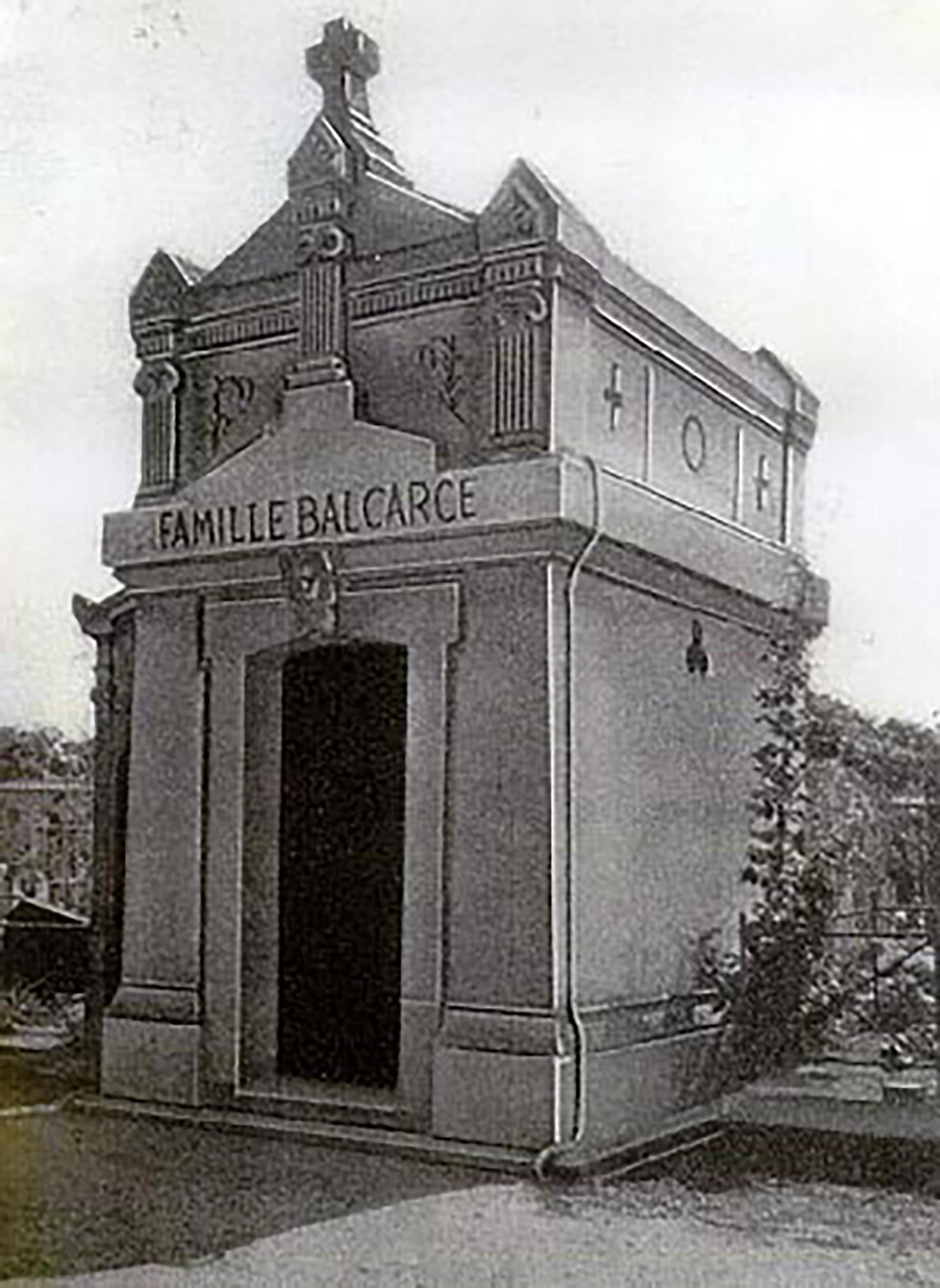 La cripta de la familia Balcarce en el cementerio de Brunoy, en las afueras de París