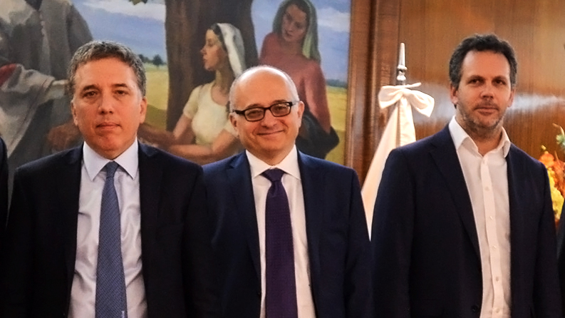 Nicolás Dujovne, Roberto Cardarelli del FMI y Guido Sandleris