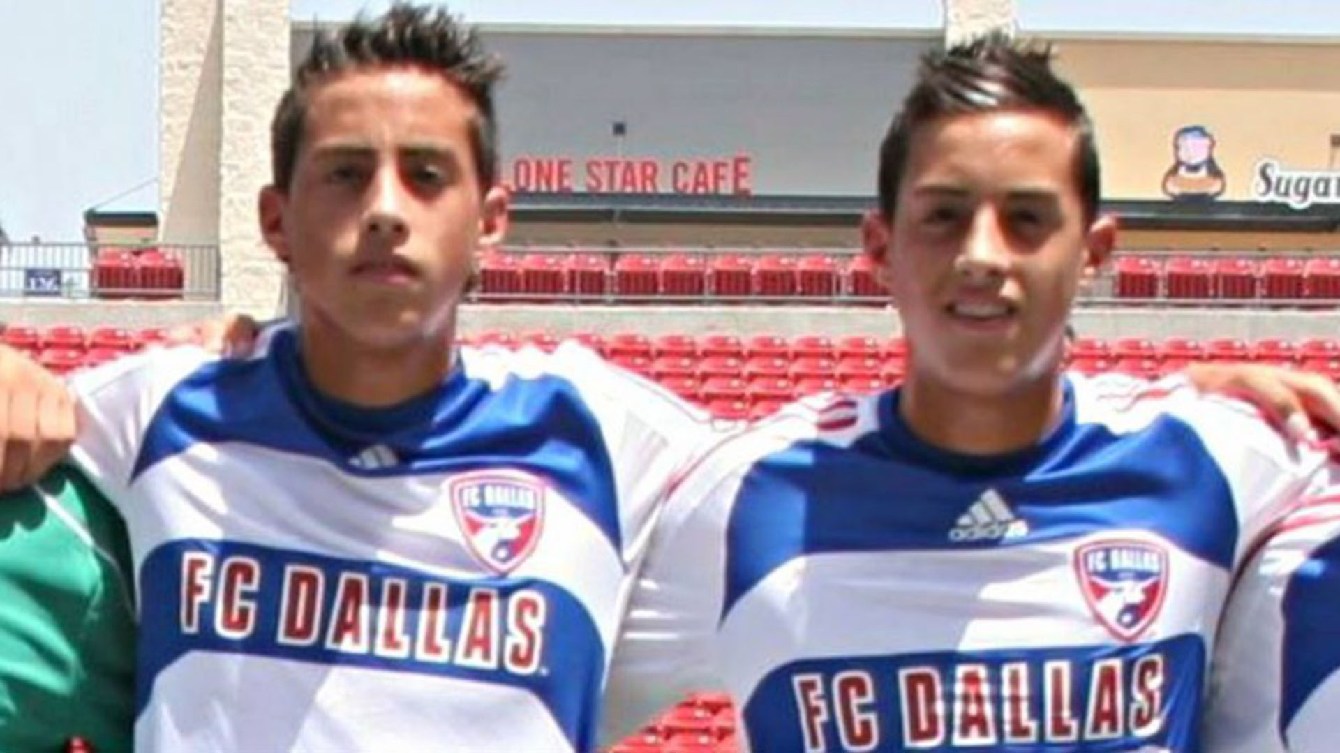 Ramiro Funes Mori junto a su hermano Rogelio justo antes de pasar a River