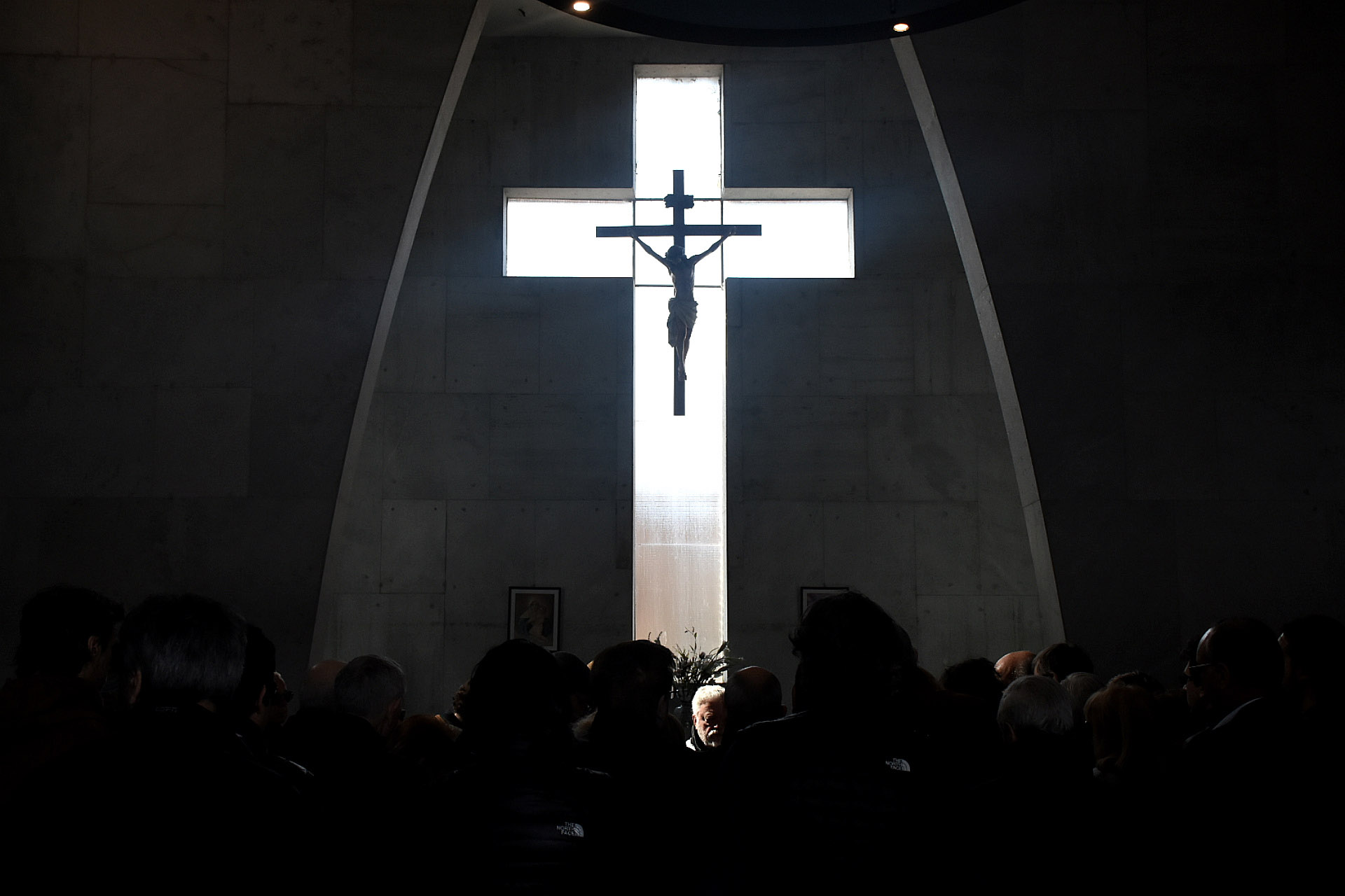 Antes del entierro, se realizó una misa funeraria en la capilla del Cementerio de La Chacarita